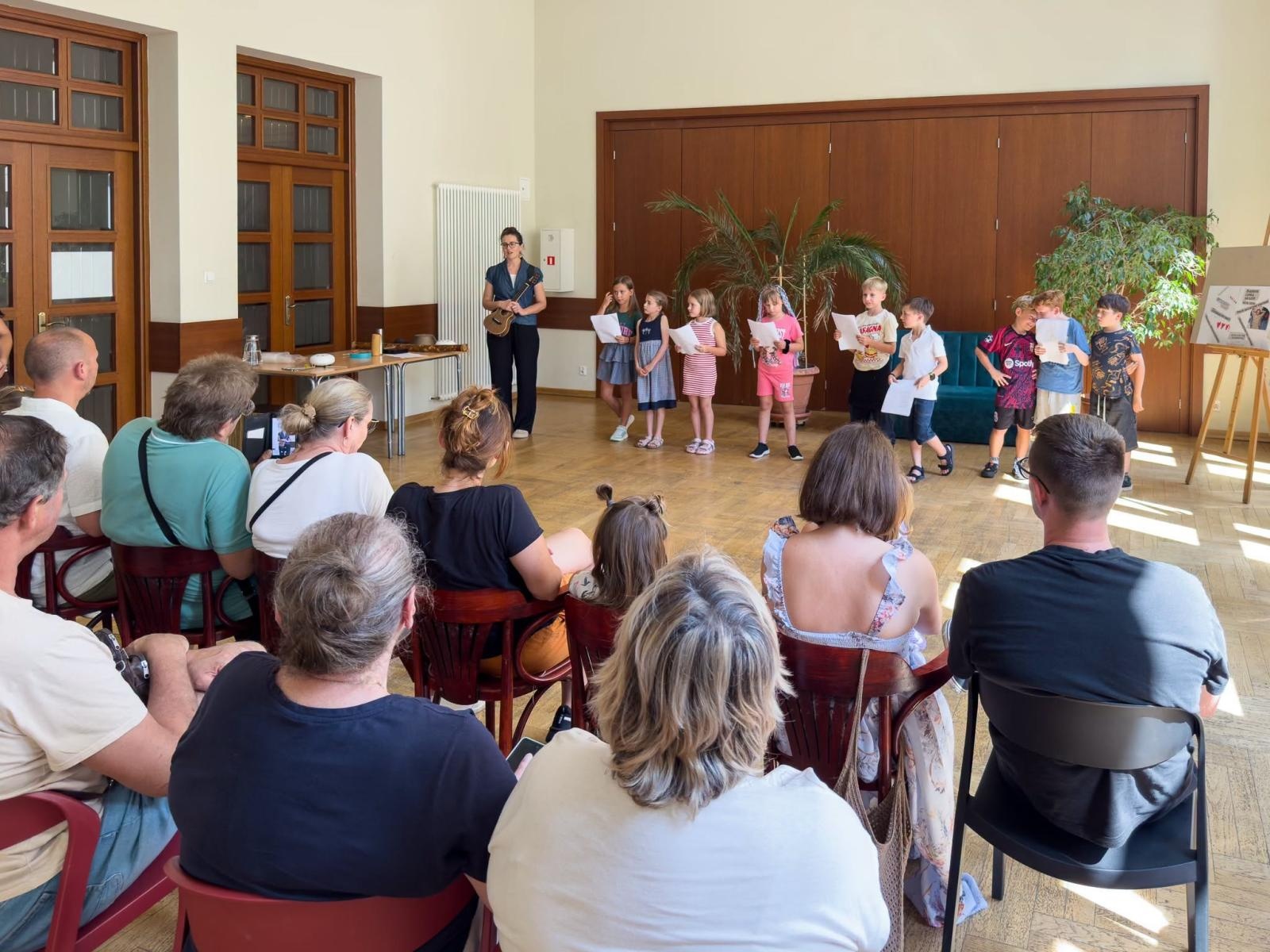 Zdjęcie w galerii na portalu naszraciborz.pl: Piosenkobranie w Raciborskim Centrum Kultury. Dzieci tworzyły własne utwory i odkrywały świat muzyki wiadomości z regionu