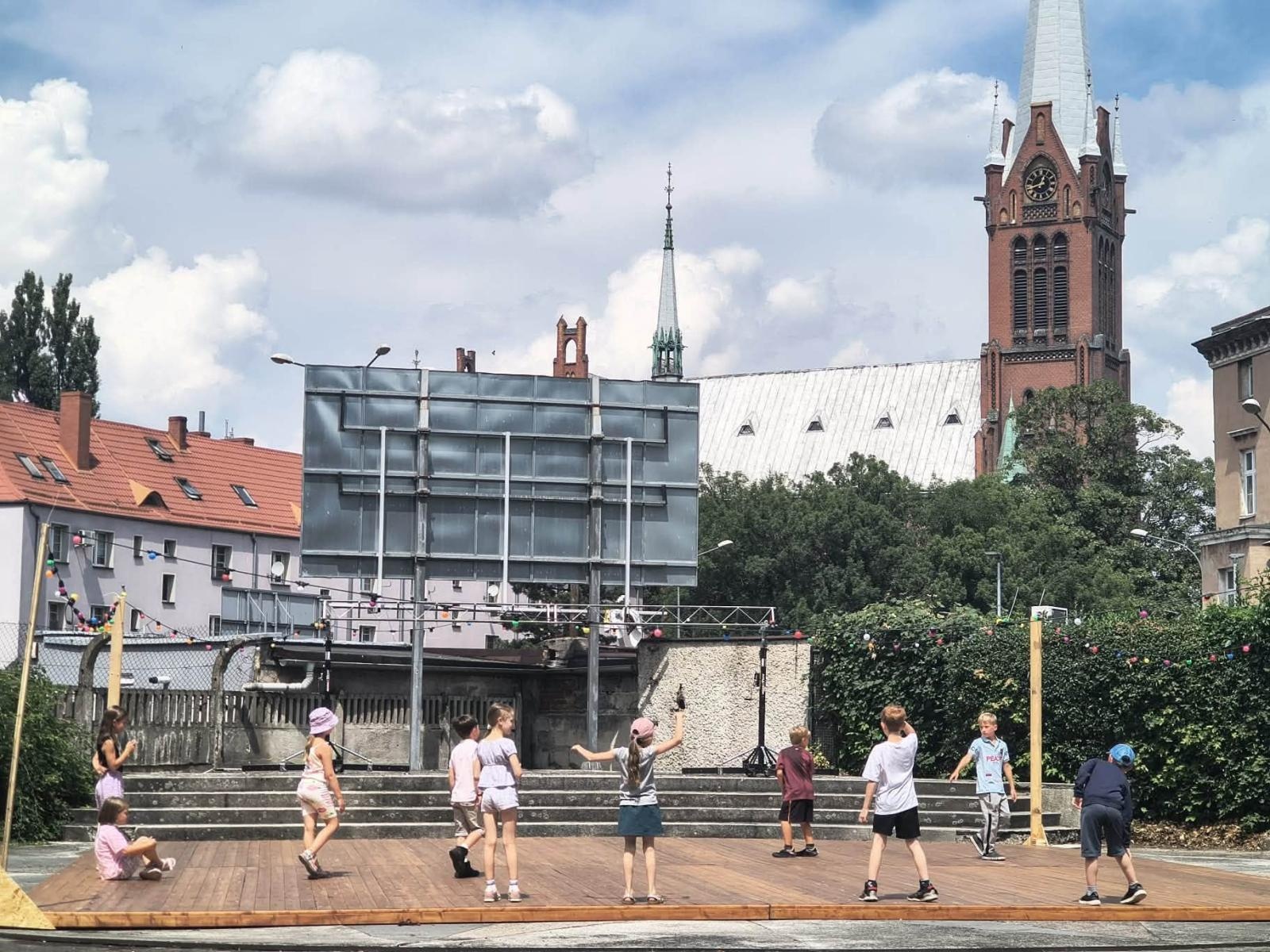 Zdjęcie w galerii na portalu naszraciborz.pl: Piosenkobranie w Raciborskim Centrum Kultury. Dzieci tworzyły własne utwory i odkrywały świat muzyki wiadomości z regionu
