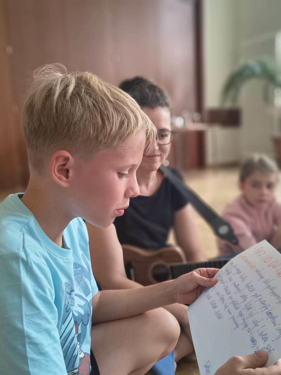 Zdjęcie w galerii na portalu naszraciborz.pl: Piosenkobranie w Raciborskim Centrum Kultury. Dzieci tworzyły własne utwory i odkrywały świat muzyki wiadomości z regionu