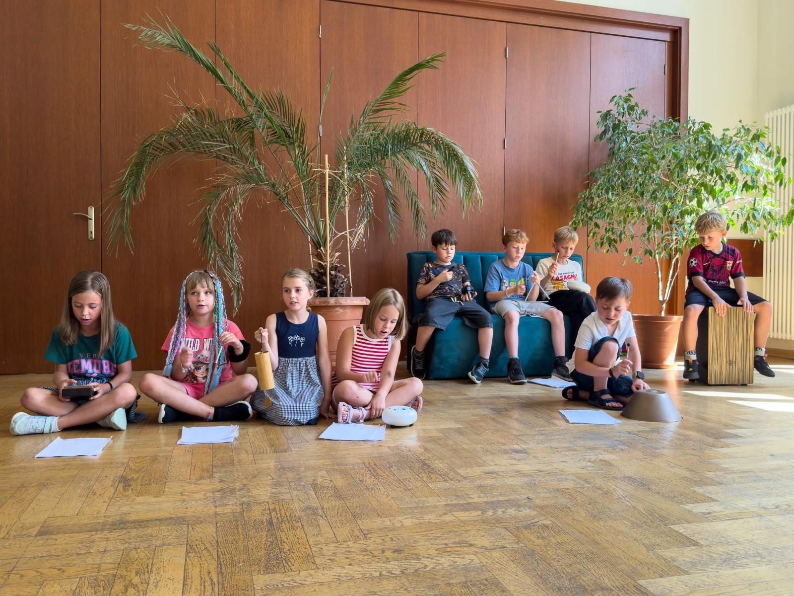 Zdjęcie w galerii na portalu naszraciborz.pl: Piosenkobranie w Raciborskim Centrum Kultury. Dzieci tworzyły własne utwory i odkrywały świat muzyki wiadomości z regionu