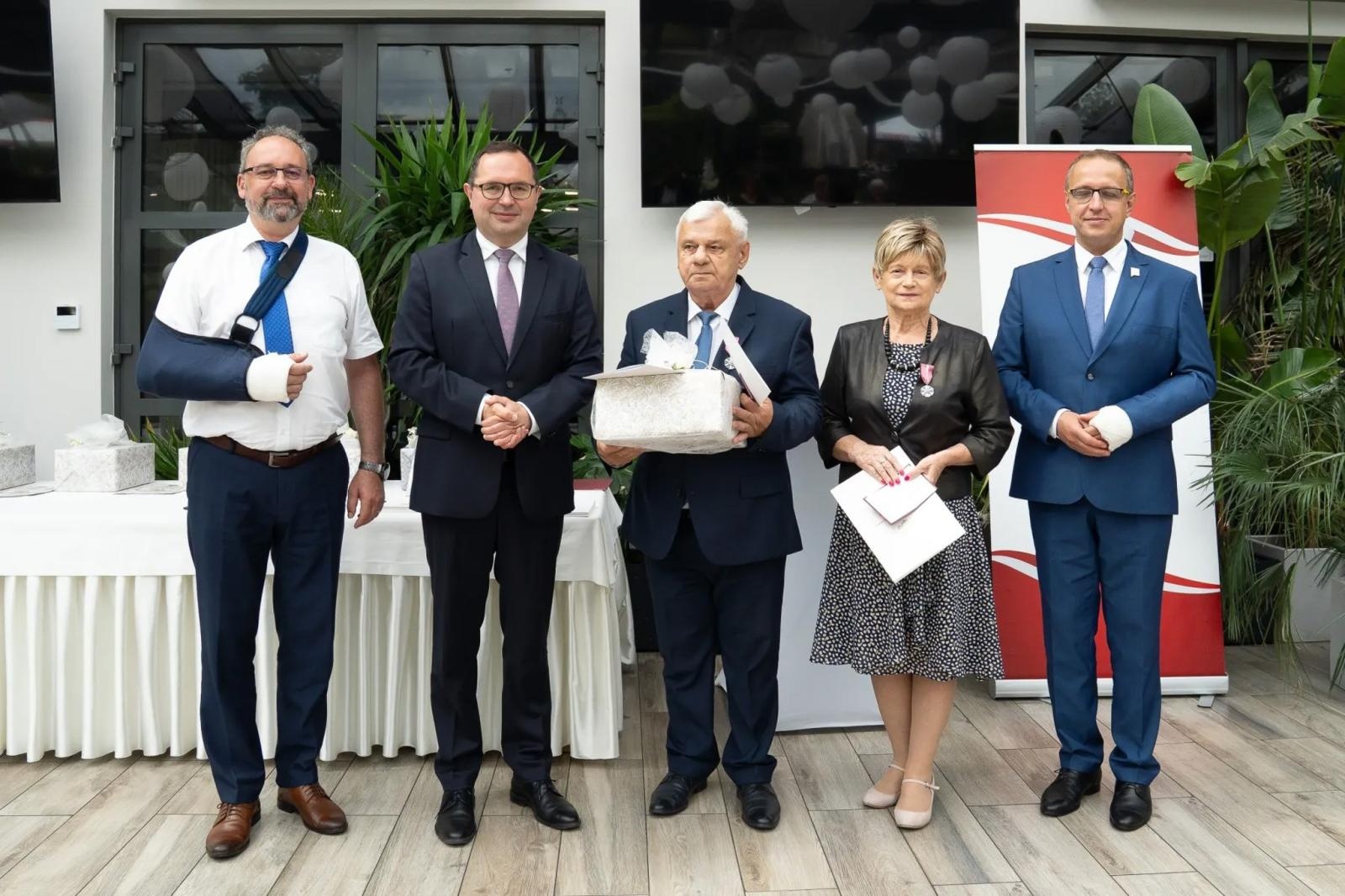 Zdjęcie w galerii na portalu naszraciborz.pl: Małżonkowie z gminy Nędza uhonorowani za wspólne życie. Medale dla par z 50-, 60- i 65-letnim stażem wiadomości z regionu