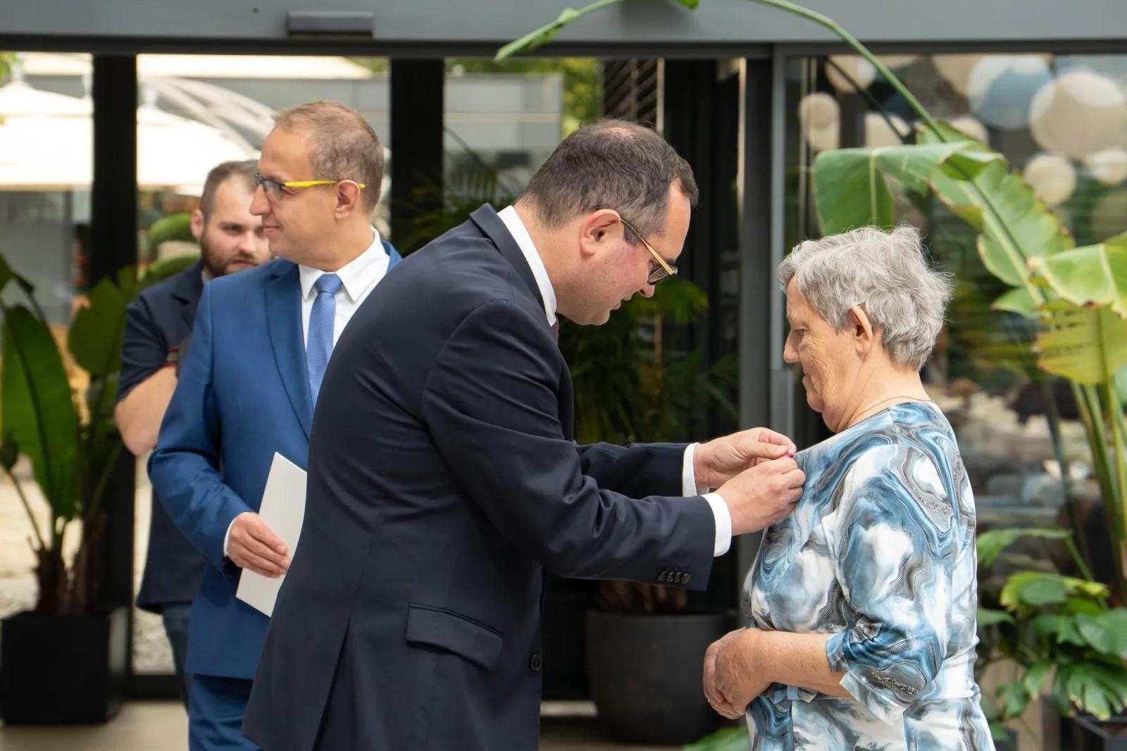 Zdjęcie w galerii na portalu naszraciborz.pl: Małżonkowie z gminy Nędza uhonorowani za wspólne życie. Medale dla par z 50-, 60- i 65-letnim stażem wiadomości z regionu
