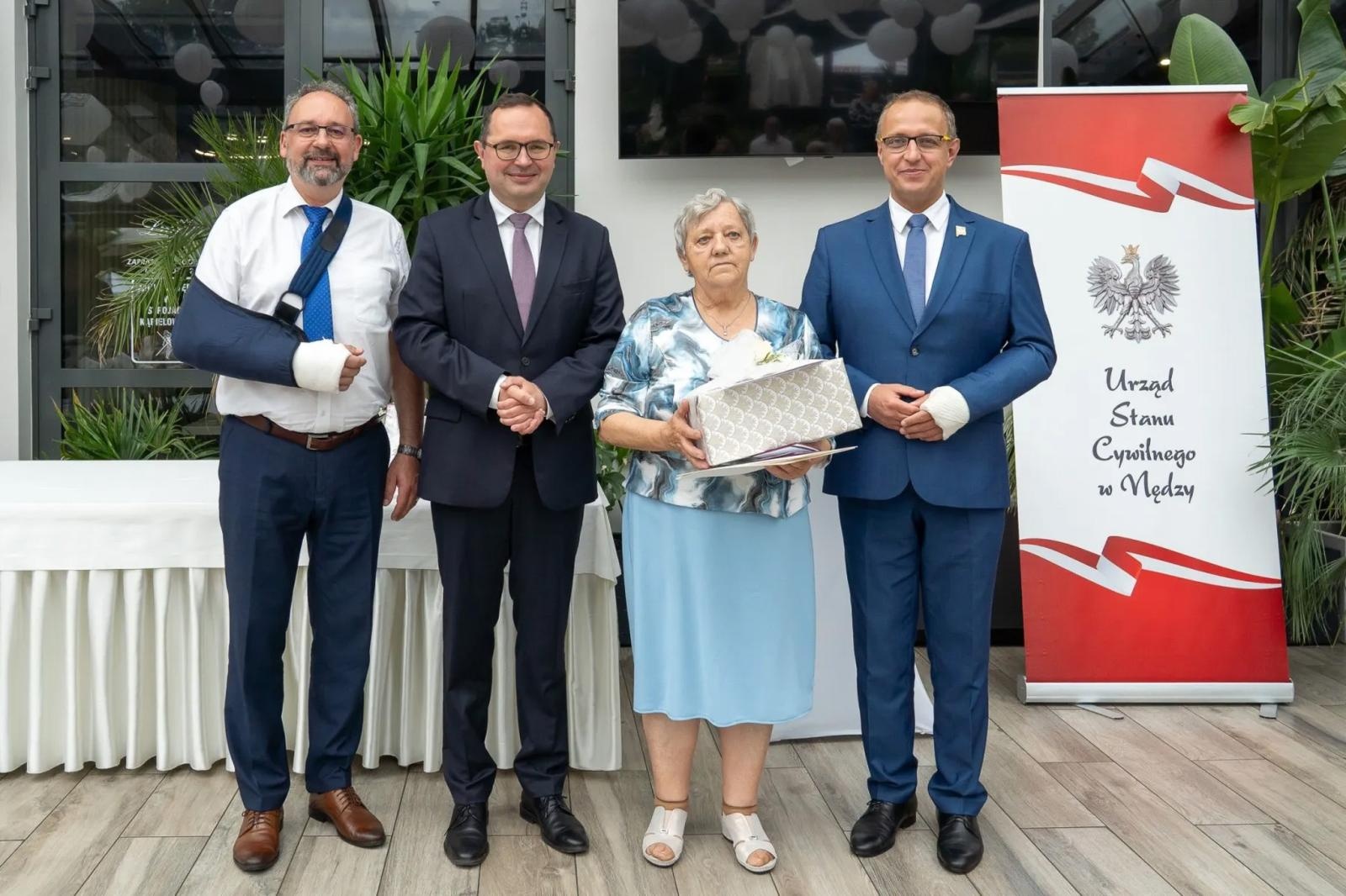 Zdjęcie w galerii na portalu naszraciborz.pl: Małżonkowie z gminy Nędza uhonorowani za wspólne życie. Medale dla par z 50-, 60- i 65-letnim stażem wiadomości z regionu
