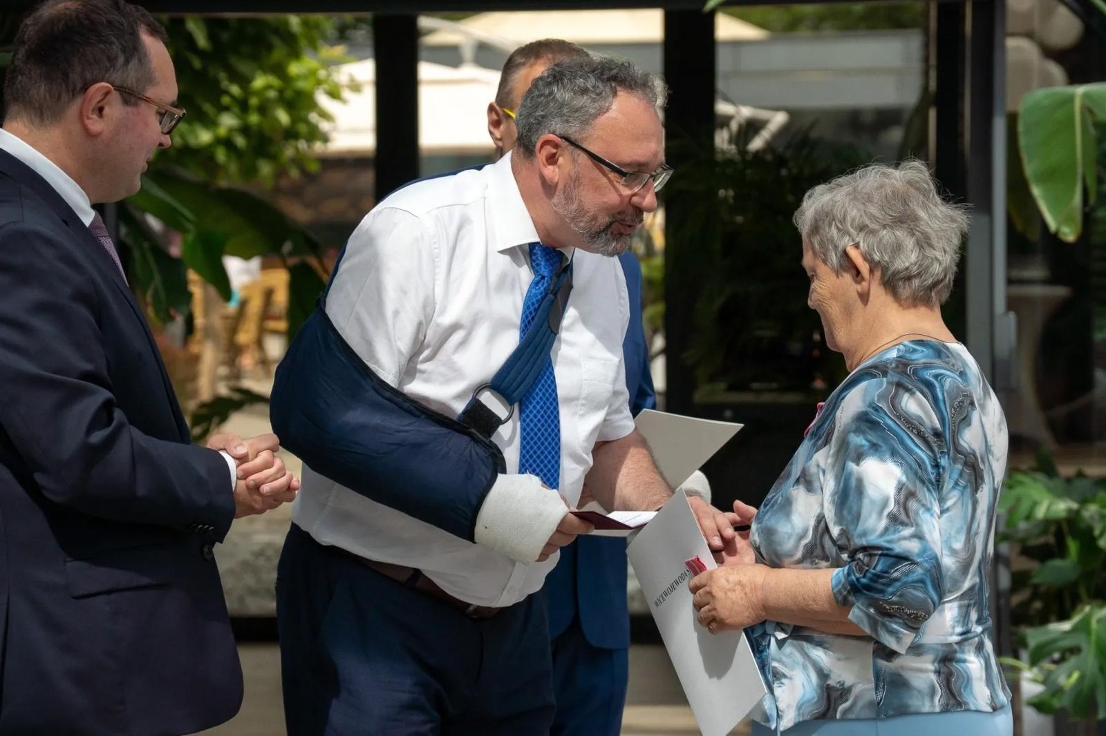 Zdjęcie w galerii na portalu naszraciborz.pl: Małżonkowie z gminy Nędza uhonorowani za wspólne życie. Medale dla par z 50-, 60- i 65-letnim stażem wiadomości z regionu