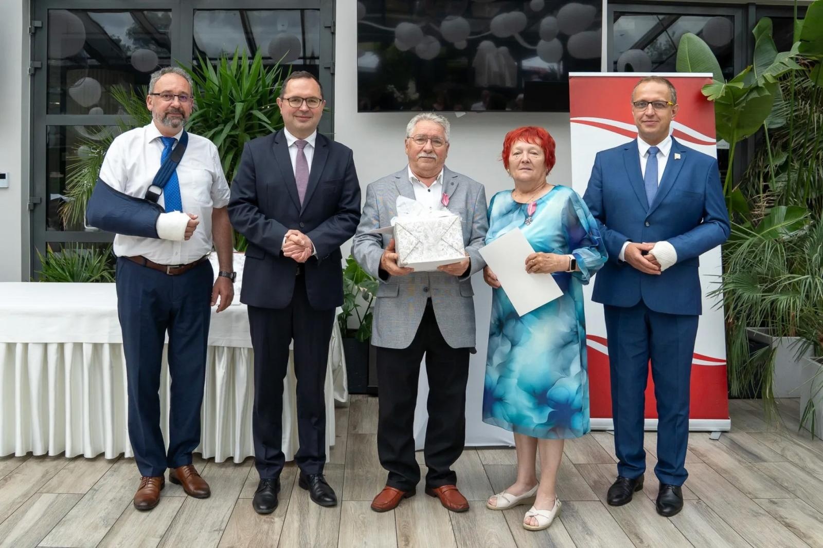 Zdjęcie w galerii na portalu naszraciborz.pl: Małżonkowie z gminy Nędza uhonorowani za wspólne życie. Medale dla par z 50-, 60- i 65-letnim stażem wiadomości z regionu