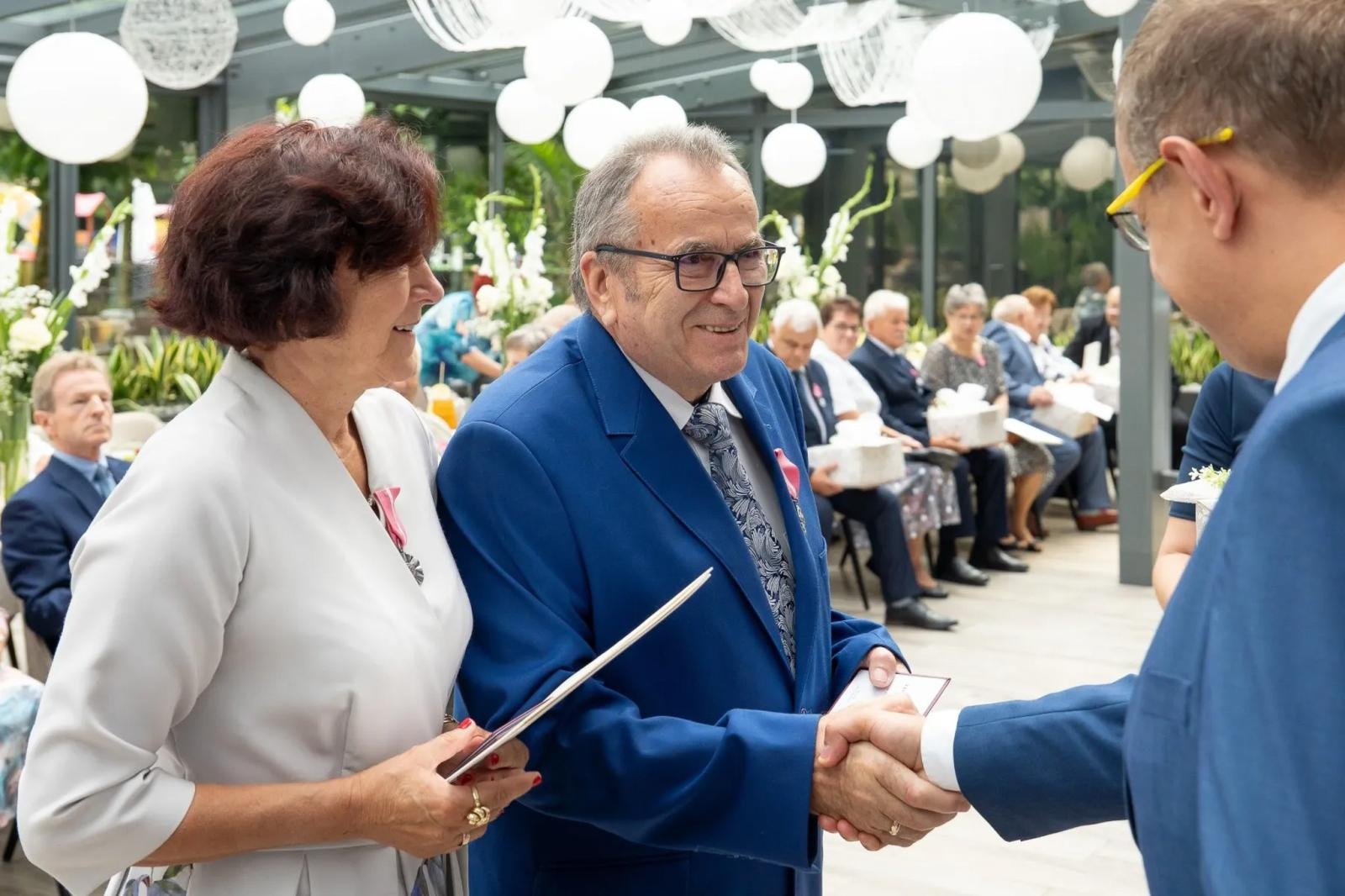 Zdjęcie w galerii na portalu naszraciborz.pl: Małżonkowie z gminy Nędza uhonorowani za wspólne życie. Medale dla par z 50-, 60- i 65-letnim stażem wiadomości z regionu