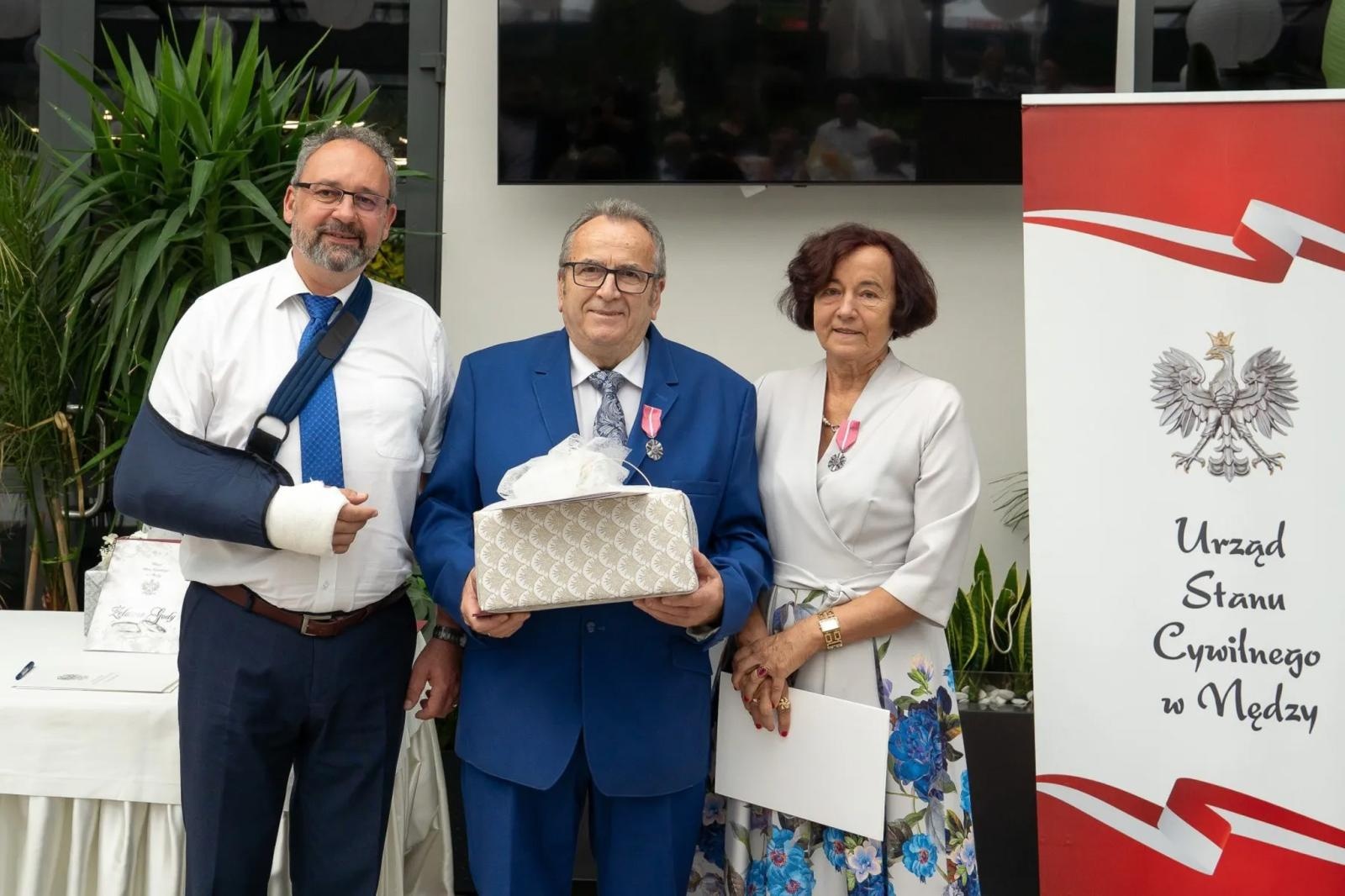Zdjęcie w galerii na portalu naszraciborz.pl: Małżonkowie z gminy Nędza uhonorowani za wspólne życie. Medale dla par z 50-, 60- i 65-letnim stażem wiadomości z regionu