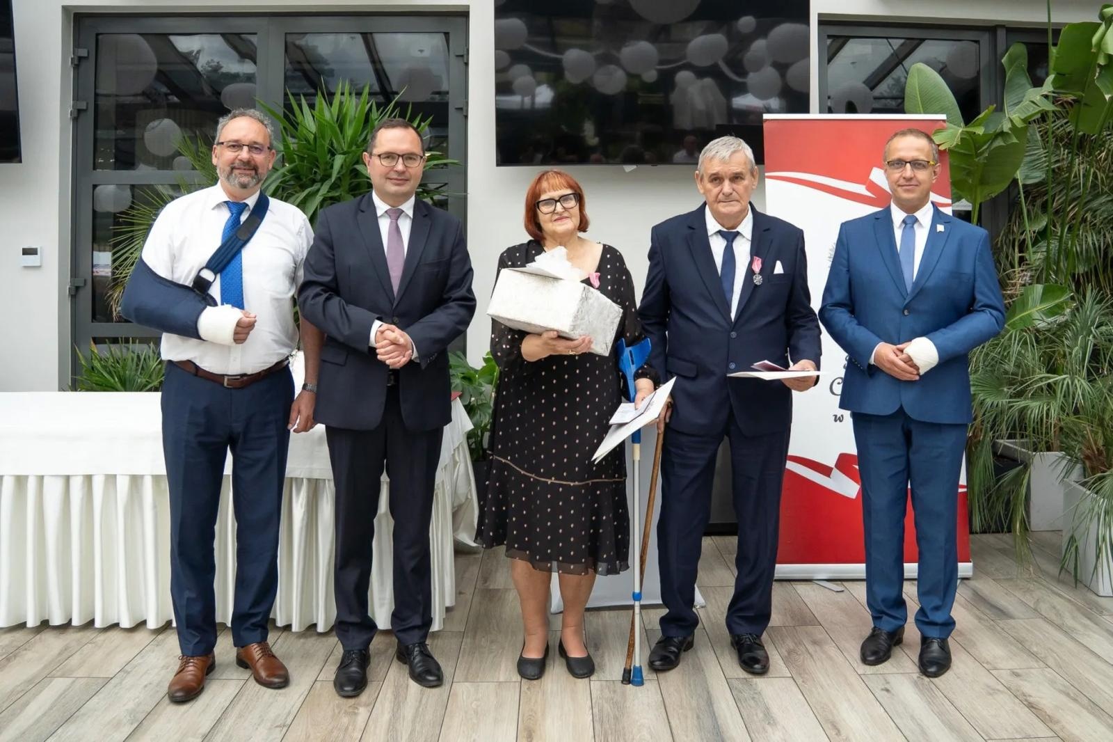 Zdjęcie w galerii na portalu naszraciborz.pl: Małżonkowie z gminy Nędza uhonorowani za wspólne życie. Medale dla par z 50-, 60- i 65-letnim stażem wiadomości z regionu