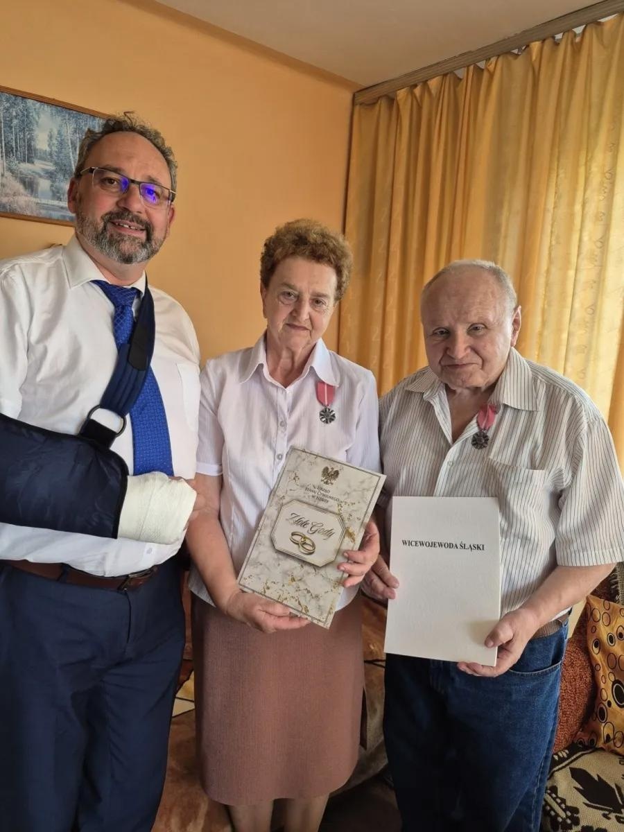 Zdjęcie w galerii na portalu naszraciborz.pl: Małżonkowie z gminy Nędza uhonorowani za wspólne życie. Medale dla par z 50-, 60- i 65-letnim stażem wiadomości z regionu