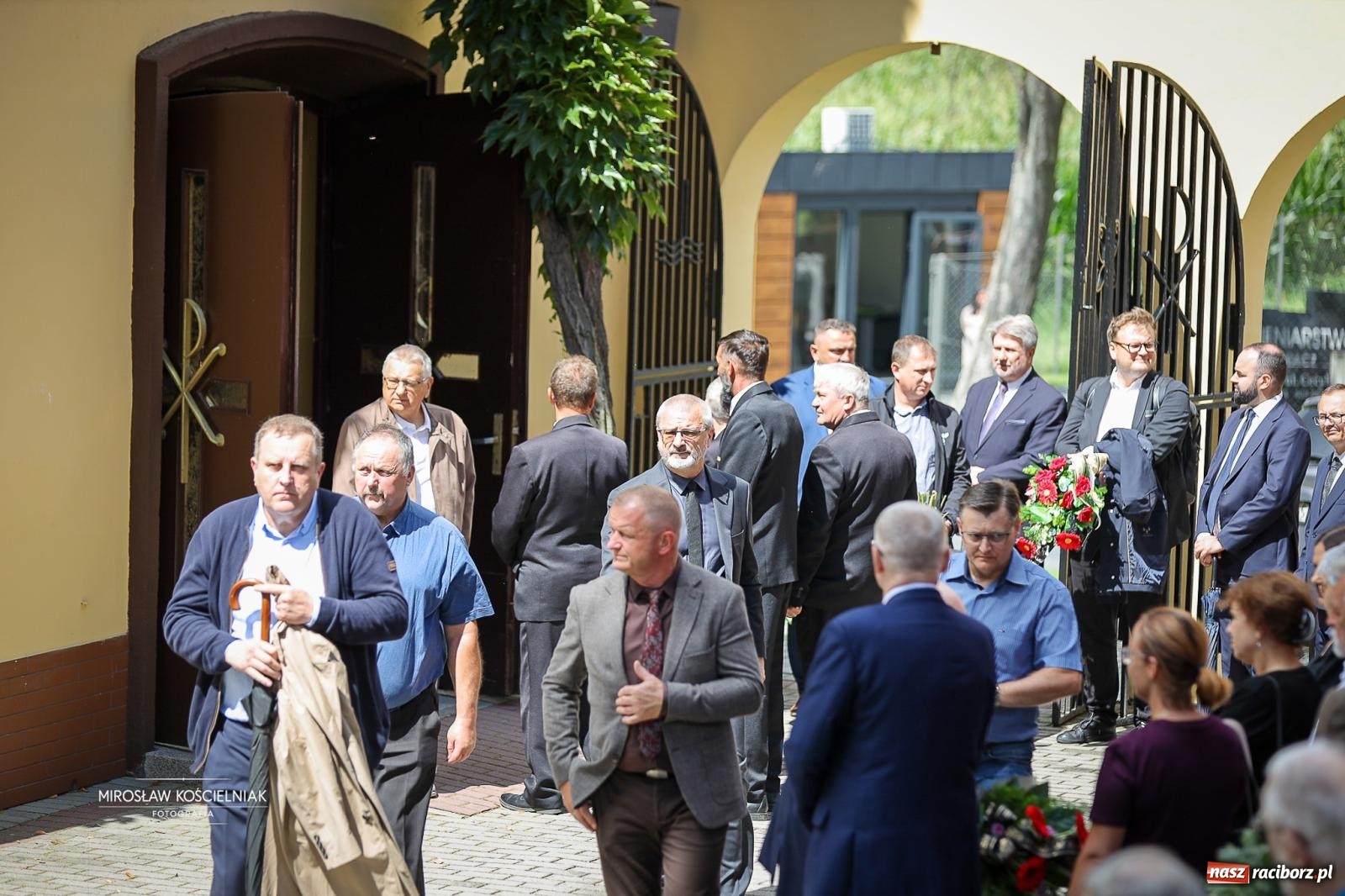 Zdjęcie w galerii na portalu naszraciborz.pl: Ostatnie pożegnanie śp. Ryszarda Mularczyka na cmentarzu Jeruzalem w Raciborzu [FOTO] wiadomości z regionu