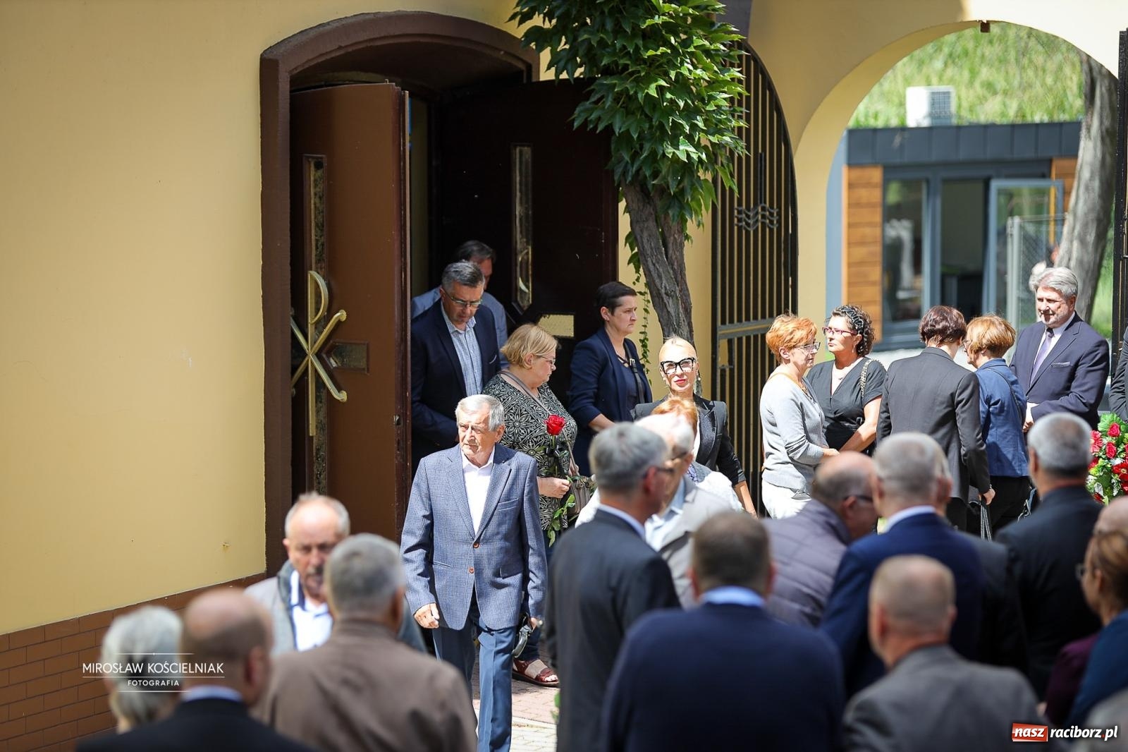Zdjęcie w galerii na portalu naszraciborz.pl: Ostatnie pożegnanie śp. Ryszarda Mularczyka na cmentarzu Jeruzalem w Raciborzu [FOTO] wiadomości z regionu