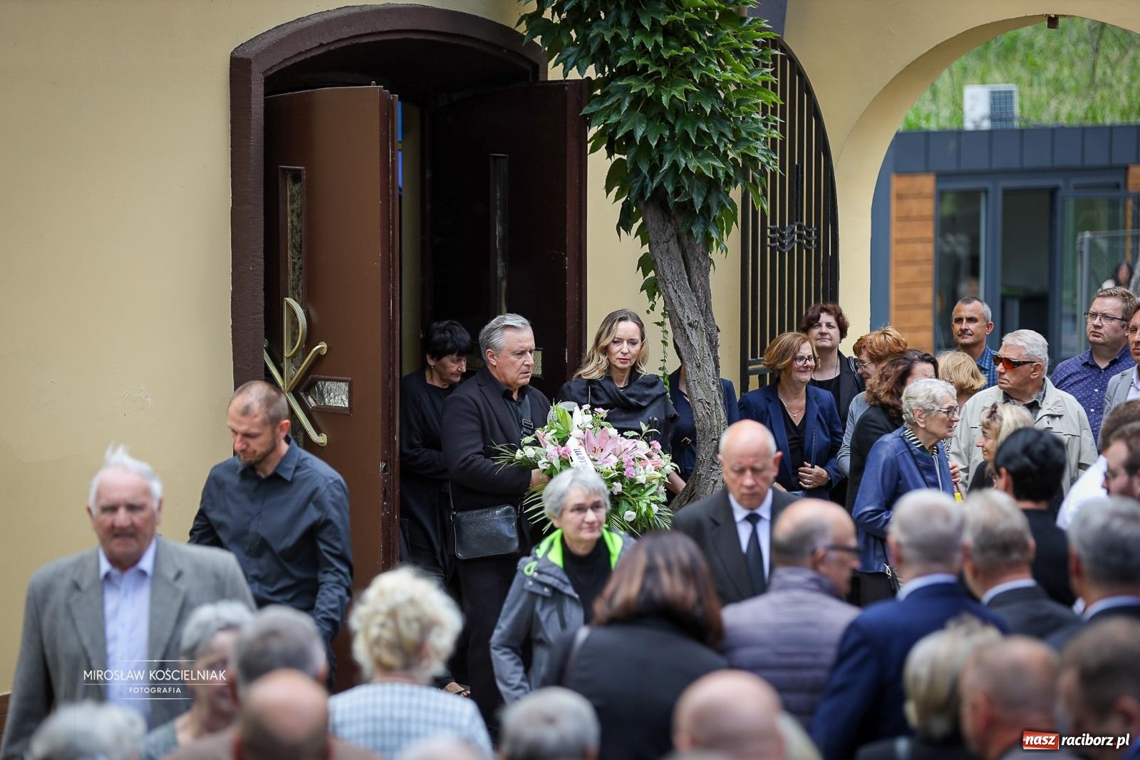 Zdjęcie w galerii na portalu naszraciborz.pl: Ostatnie pożegnanie śp. Ryszarda Mularczyka na cmentarzu Jeruzalem w Raciborzu [FOTO] wiadomości z regionu