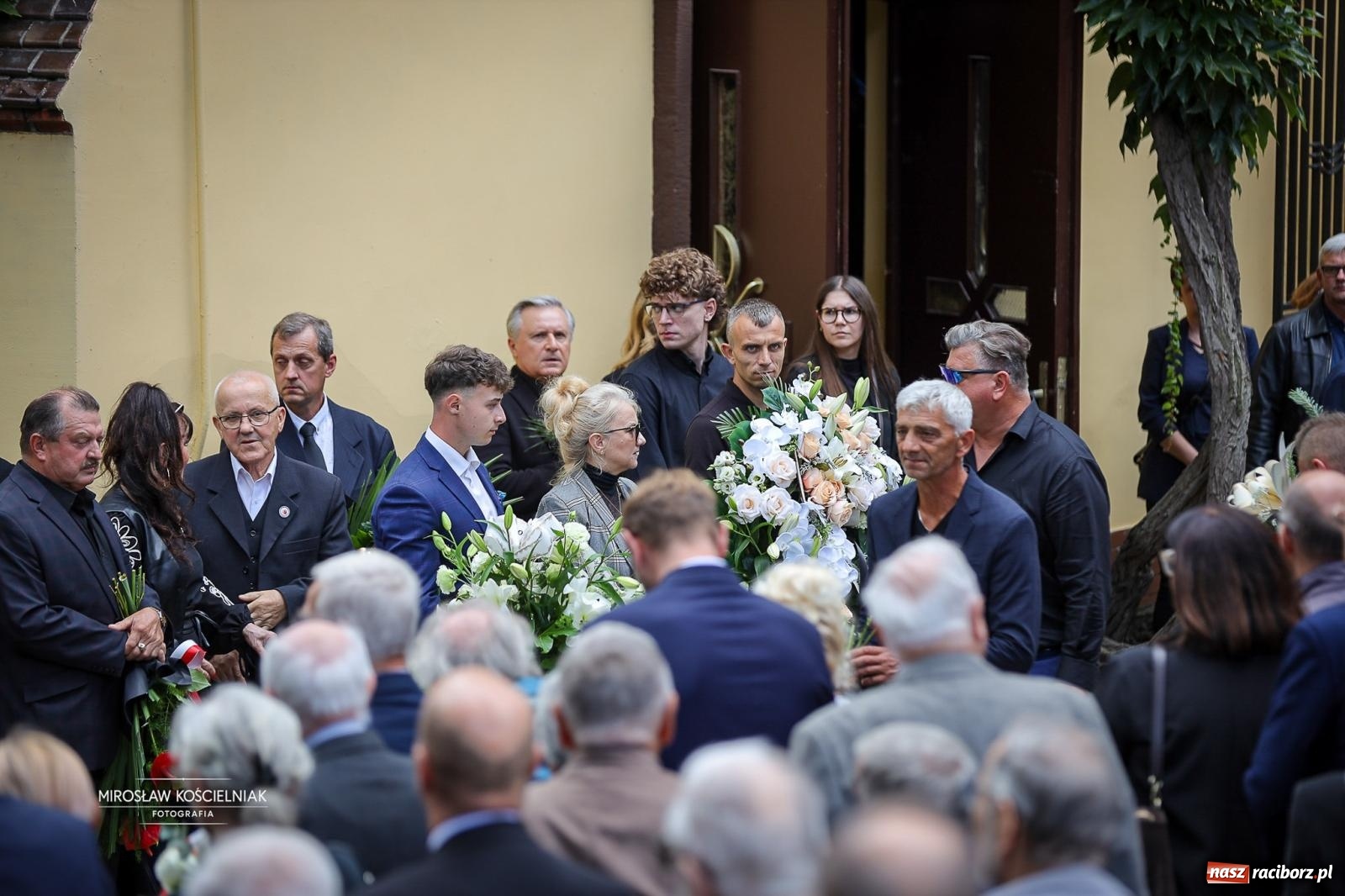 Zdjęcie w galerii na portalu naszraciborz.pl: Ostatnie pożegnanie śp. Ryszarda Mularczyka na cmentarzu Jeruzalem w Raciborzu [FOTO] wiadomości z regionu