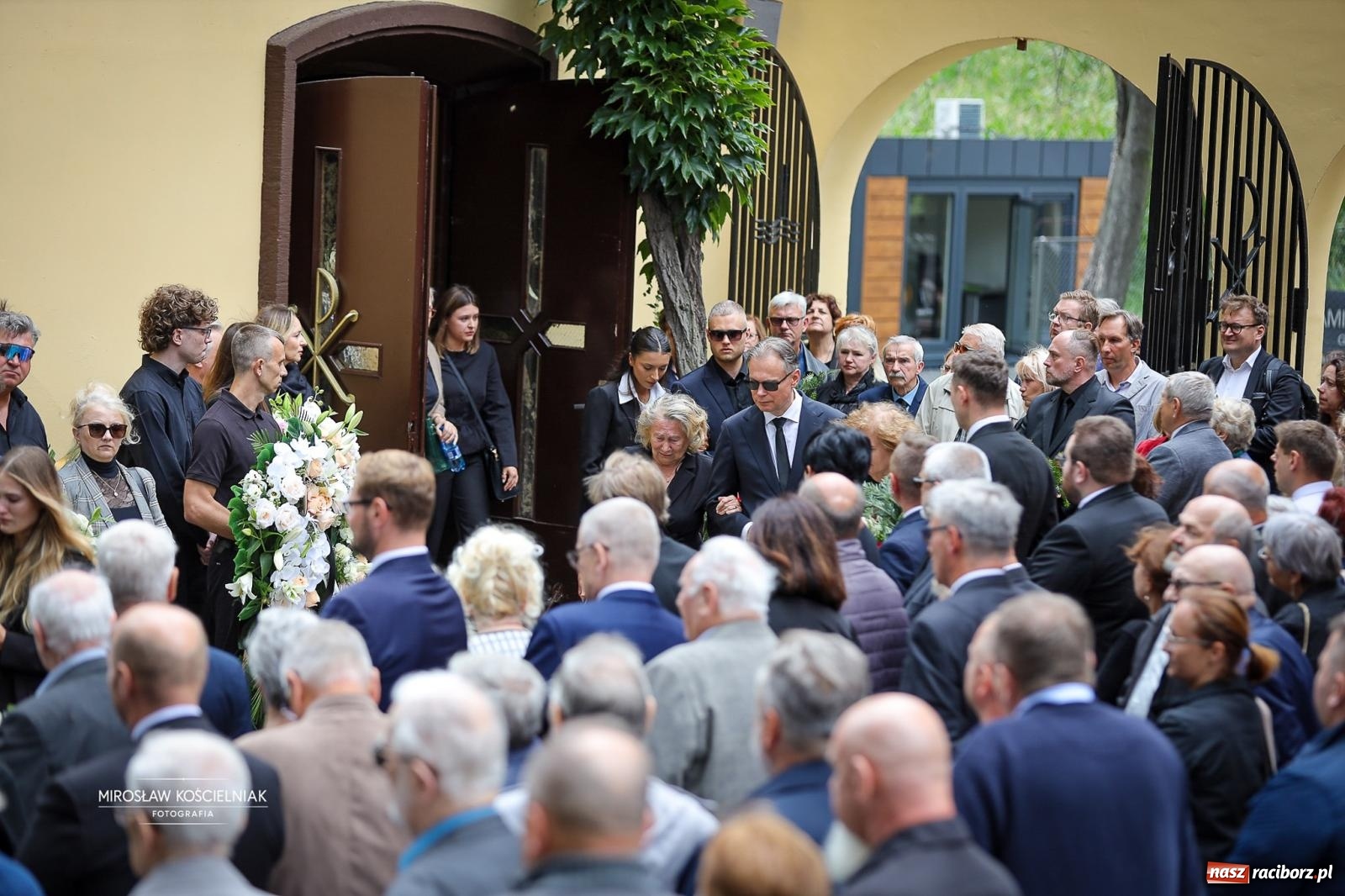 Zdjęcie w galerii na portalu naszraciborz.pl: Ostatnie pożegnanie śp. Ryszarda Mularczyka na cmentarzu Jeruzalem w Raciborzu [FOTO] wiadomości z regionu