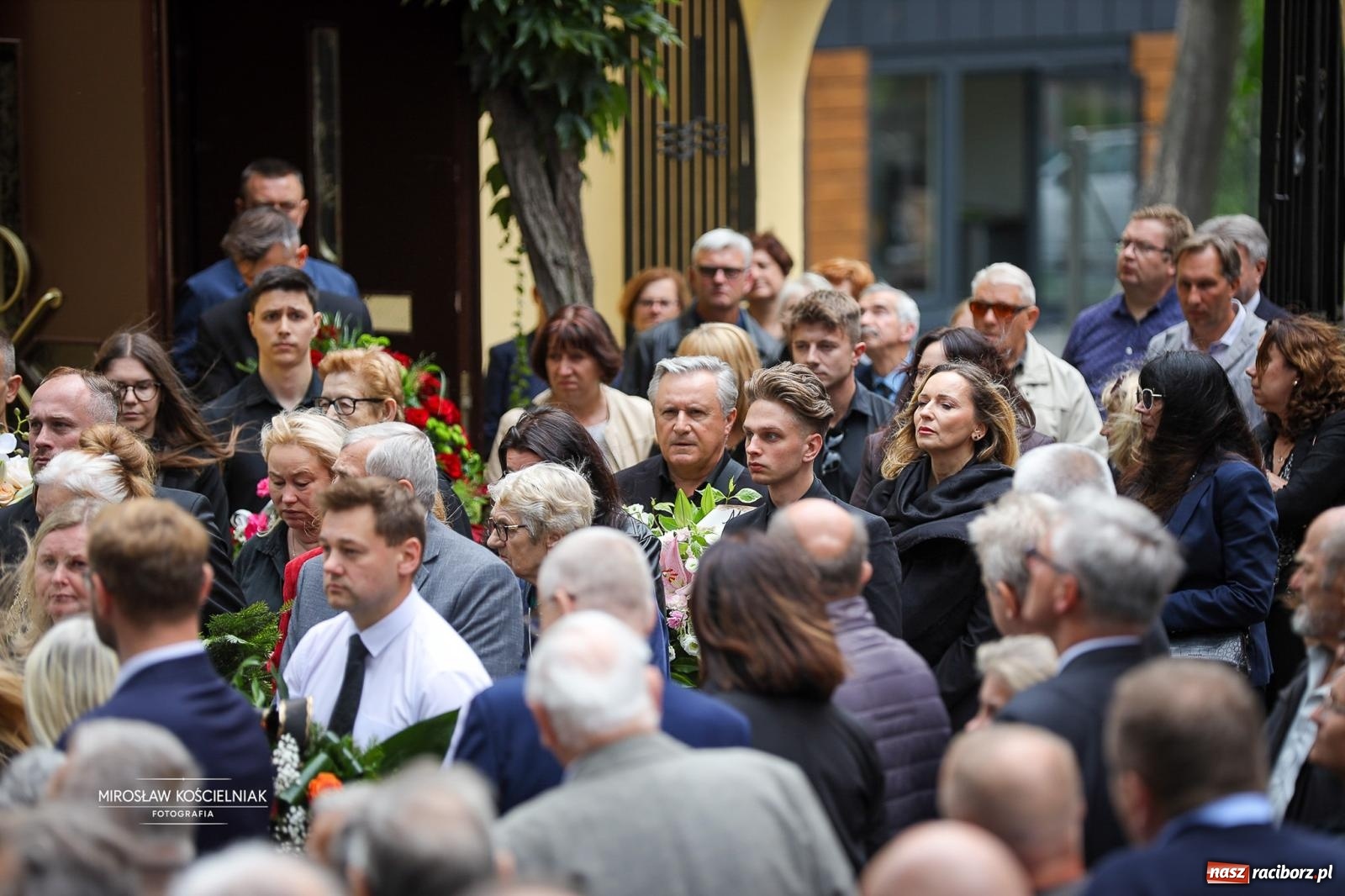 Zdjęcie w galerii na portalu naszraciborz.pl: Ostatnie pożegnanie śp. Ryszarda Mularczyka na cmentarzu Jeruzalem w Raciborzu [FOTO] wiadomości z regionu