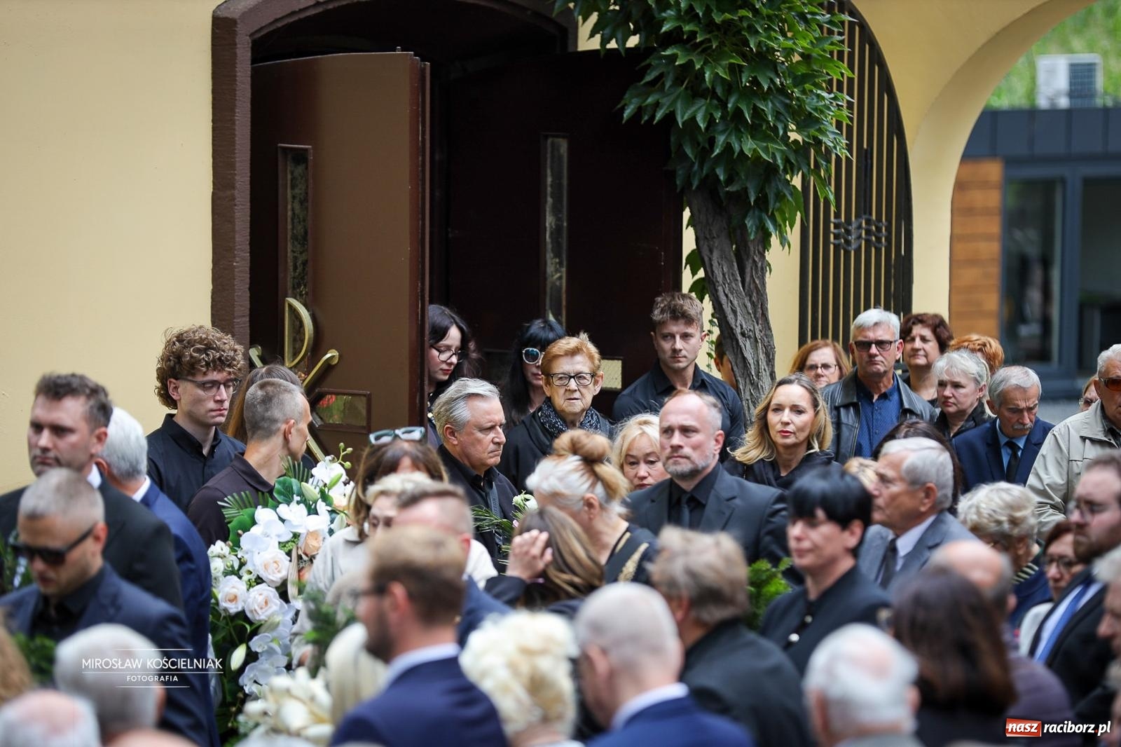 Zdjęcie w galerii na portalu naszraciborz.pl: Ostatnie pożegnanie śp. Ryszarda Mularczyka na cmentarzu Jeruzalem w Raciborzu [FOTO] wiadomości z regionu