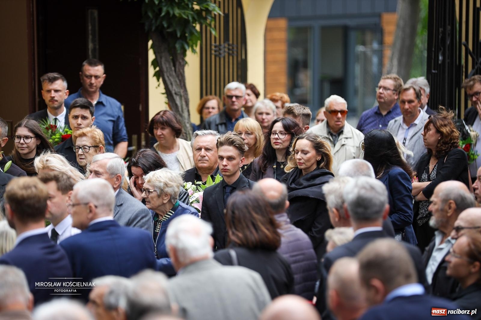 Zdjęcie w galerii na portalu naszraciborz.pl: Ostatnie pożegnanie śp. Ryszarda Mularczyka na cmentarzu Jeruzalem w Raciborzu [FOTO] wiadomości z regionu