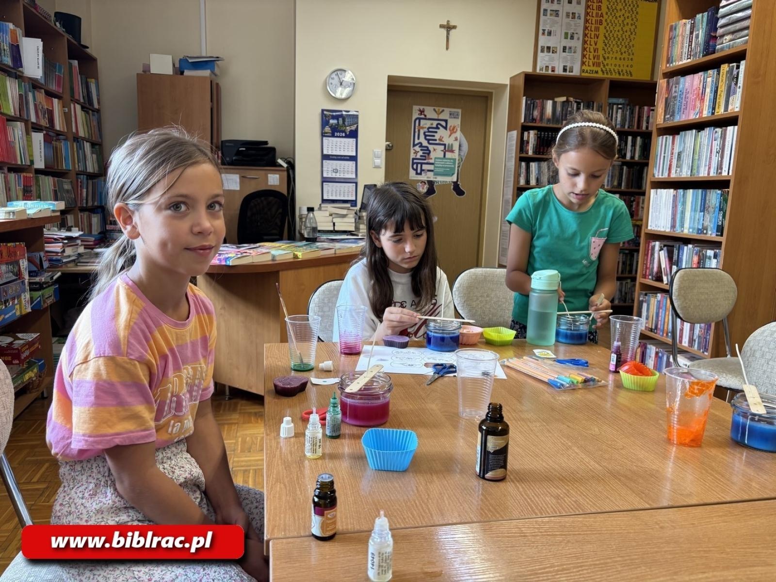 Zdjęcie w galerii na portalu naszraciborz.pl: Od literackich światów po roboty LEGO – wakacje w bibliotece wiadomości z regionu