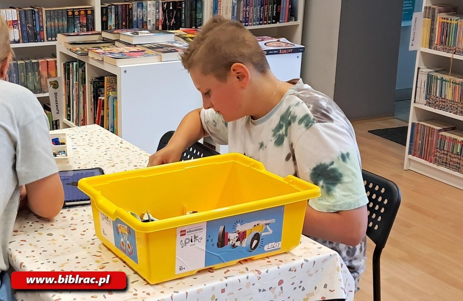 Zdjęcie w galerii na portalu naszraciborz.pl: Od literackich światów po roboty LEGO – wakacje w bibliotece wiadomości z regionu