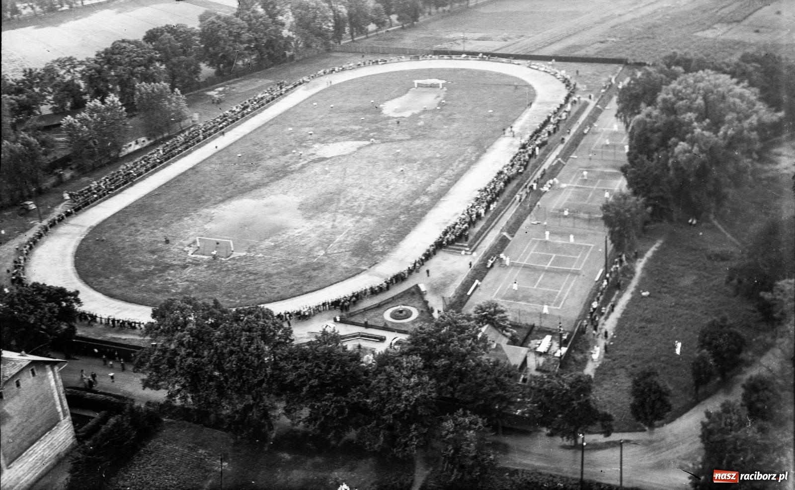 Zdjęcie w galerii na portalu naszraciborz.pl: Od stadionu RSV 03 do H2Ostróg. Sto lat sportowej historii tego miejsca [FOTO] wiadomości z regionu