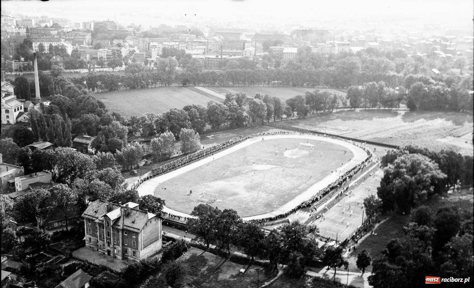 Zdjęcie w galerii na portalu naszraciborz.pl: Od stadionu RSV 03 do H2Ostróg. Sto lat sportowej historii tego miejsca [FOTO] wiadomości z regionu