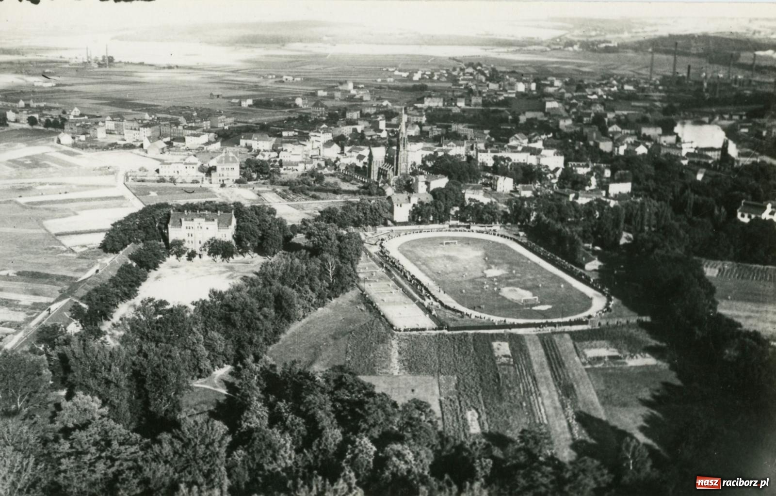 Zdjęcie w galerii na portalu naszraciborz.pl: Od stadionu RSV 03 do H2Ostróg. Sto lat sportowej historii tego miejsca [FOTO] wiadomości z regionu
