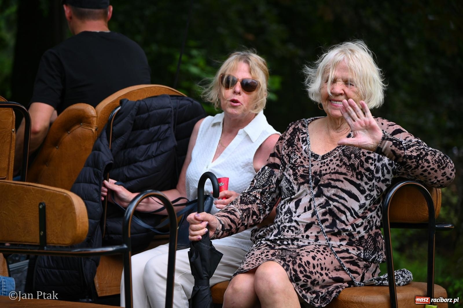 Zdjęcie w galerii na portalu naszraciborz.pl: Krowiarki przeżyły oblężenie. Włoska odsłona Fanny Days ściągnęła tysiące ludzi [FOTO i WIDEO] wiadomości z regionu