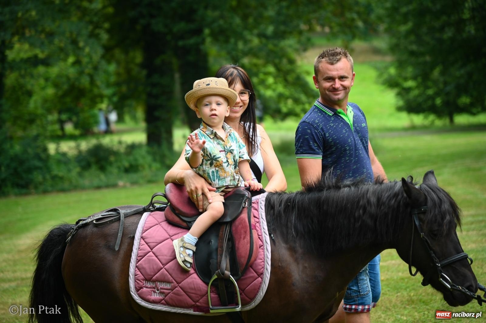 Zdjęcie w galerii na portalu naszraciborz.pl: Krowiarki przeżyły oblężenie. Włoska odsłona Fanny Days ściągnęła tysiące ludzi [FOTO i WIDEO] wiadomości z regionu
