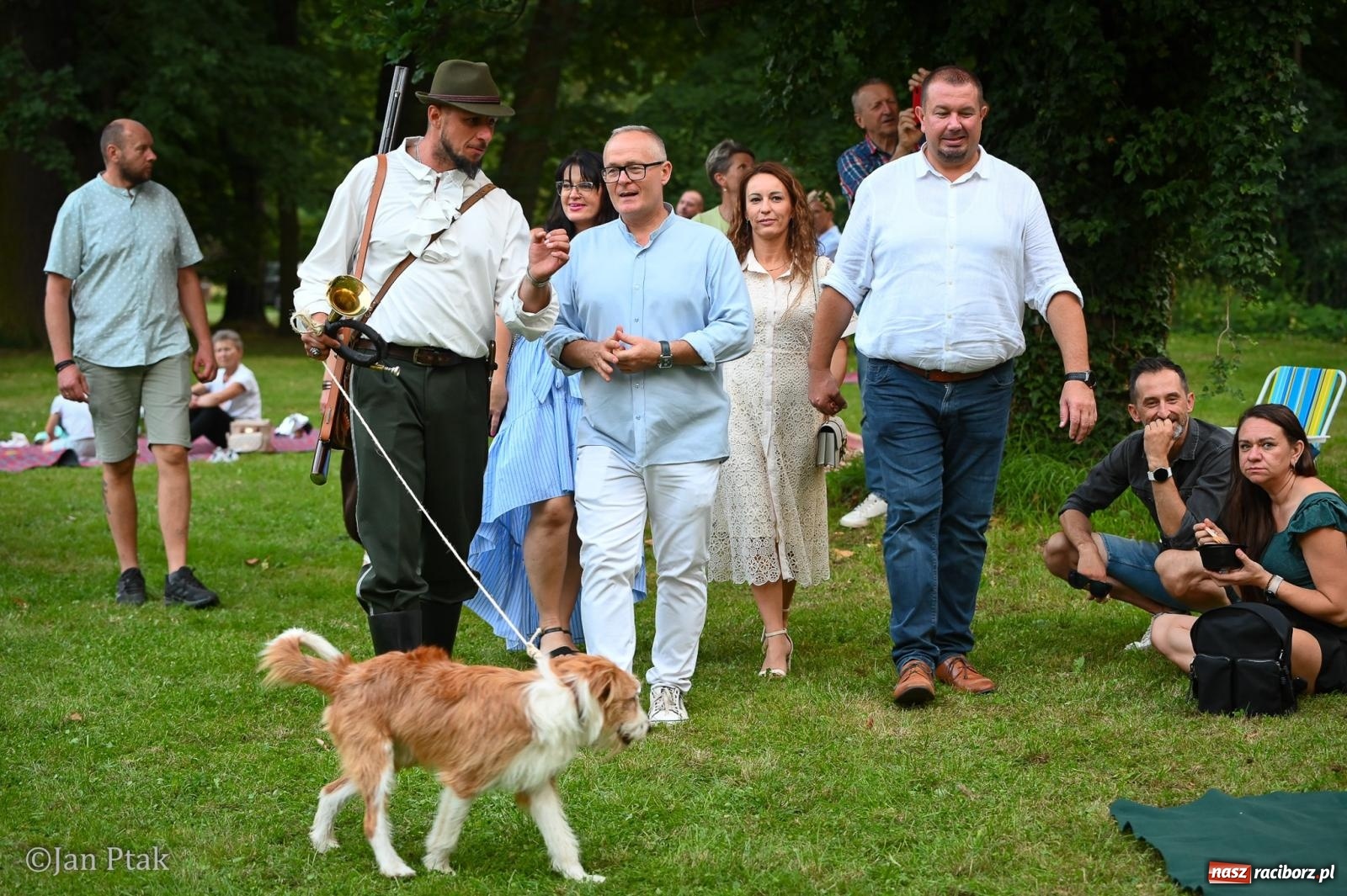 Zdjęcie w galerii na portalu naszraciborz.pl: Krowiarki przeżyły oblężenie. Włoska odsłona Fanny Days ściągnęła tysiące ludzi [FOTO i WIDEO] wiadomości z regionu