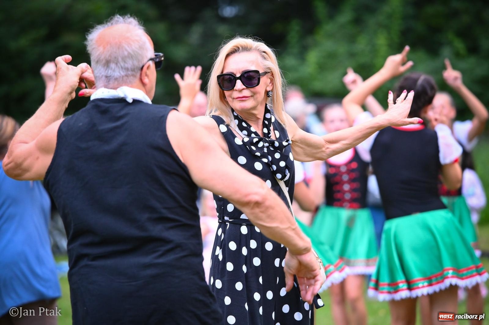 Zdjęcie w galerii na portalu naszraciborz.pl: Krowiarki przeżyły oblężenie. Włoska odsłona Fanny Days ściągnęła tysiące ludzi [FOTO i WIDEO] wiadomości z regionu