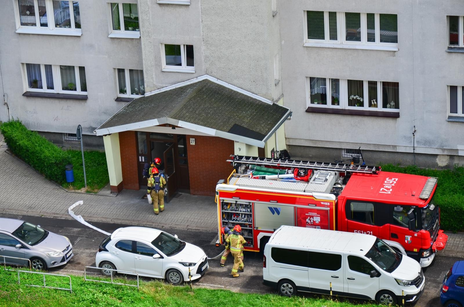 Zdjęcie w galerii na portalu naszraciborz.pl: Pięć zastępów w akcji. Interwencja straży także przy ul. Katowickiej wiadomości z regionu
