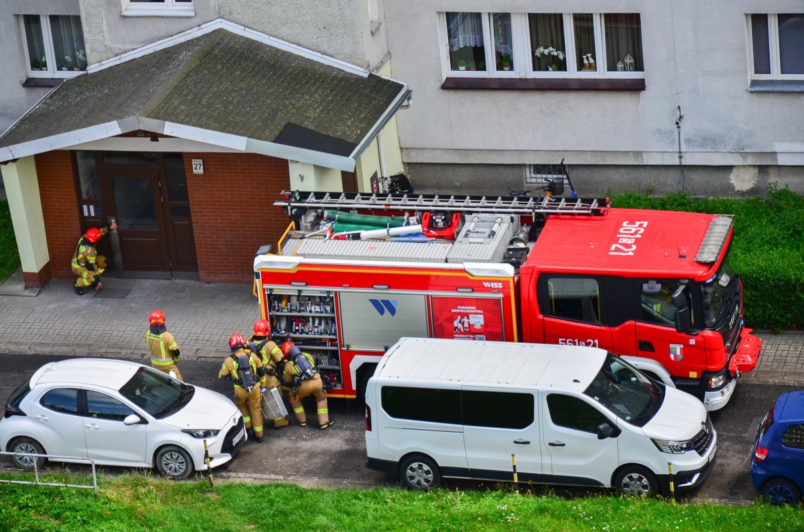 Zdjęcie w galerii na portalu naszraciborz.pl: Pięć zastępów w akcji. Interwencja straży także przy ul. Katowickiej wiadomości z regionu