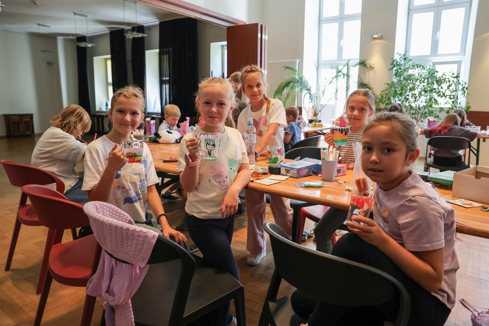 Zdjęcie w galerii na portalu naszraciborz.pl: Lato pełne kolorów i kreatywności. Dzieci tworzą w Raciborskim Centrum Kultury wiadomości z regionu