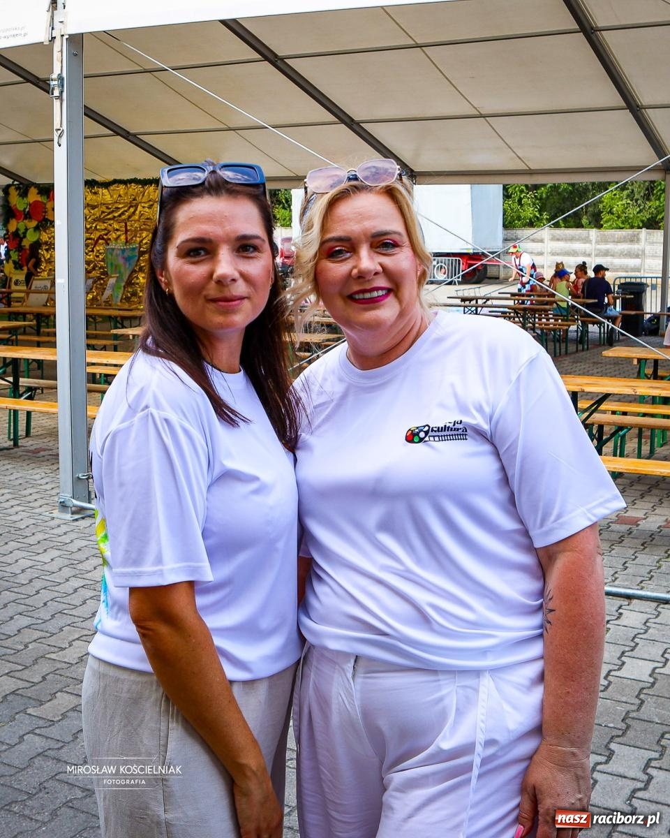 Zdjęcie w galerii na portalu naszraciborz.pl: Eksplozja barw i laserowe widowisko ponownie zagościły w Pietrowicach Wielkich wiadomości z regionu