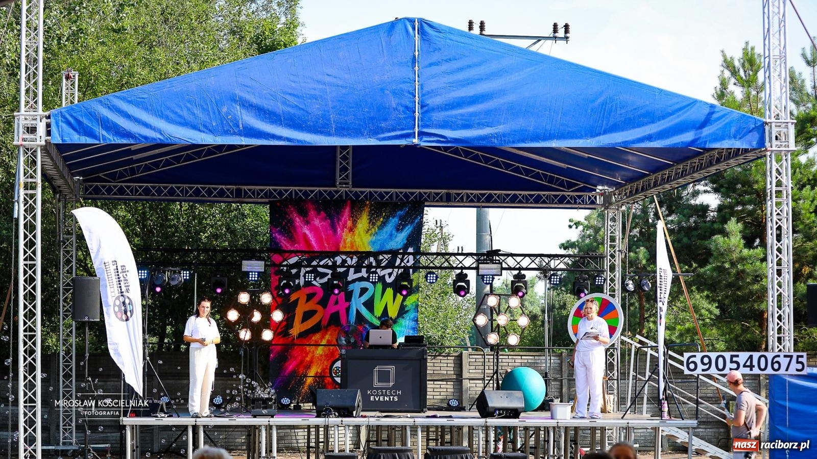 Zdjęcie w galerii na portalu naszraciborz.pl: Eksplozja barw i laserowe widowisko ponownie zagościły w Pietrowicach Wielkich wiadomości z regionu