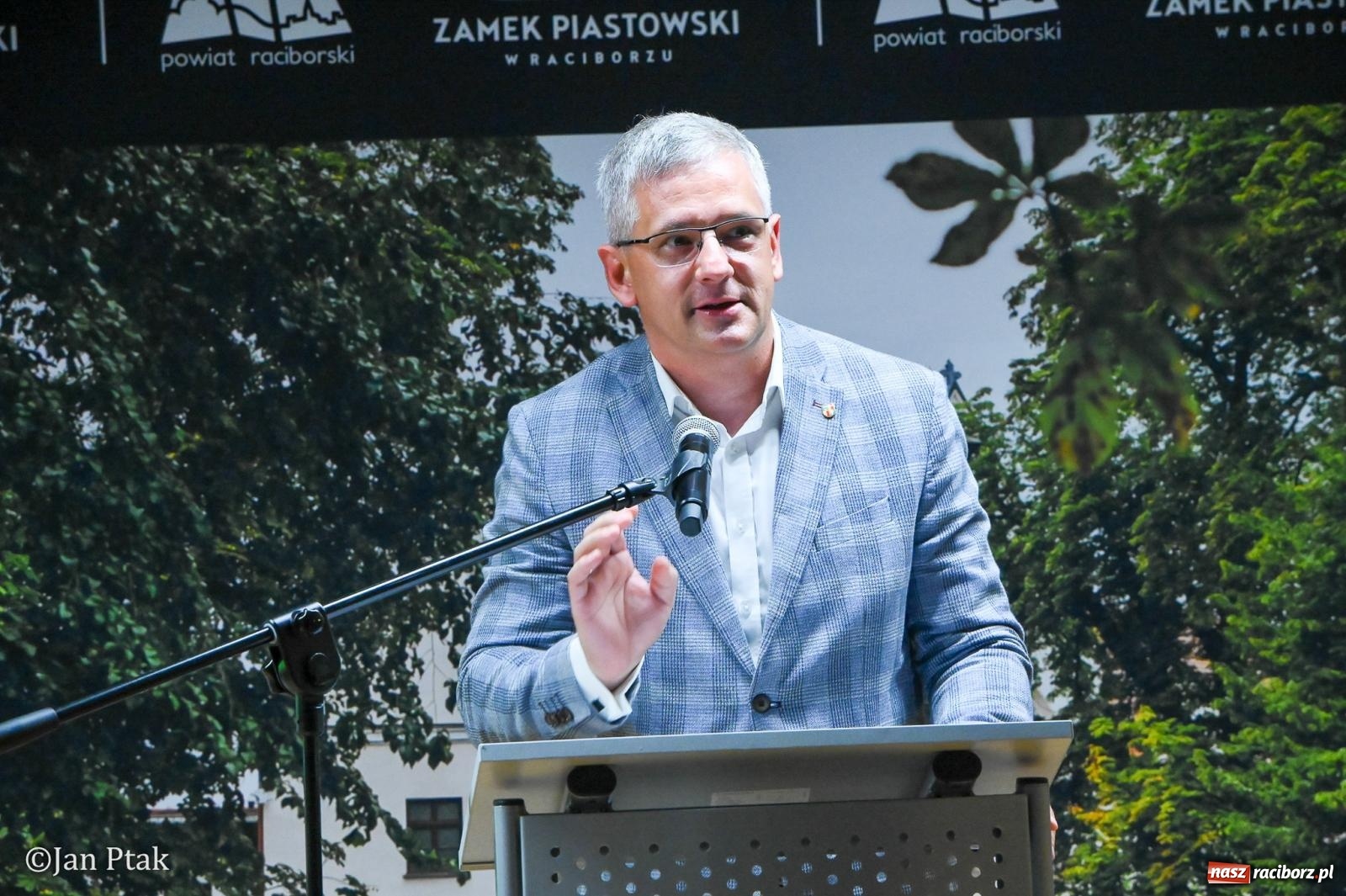 Zdjęcie w galerii na portalu naszraciborz.pl: 80 lat Podokręgu Racibórz Śląskiego Związku Piłki Nożnej. Jubileuszowa akademia na Zamku Piastowskim wiadomości z regionu