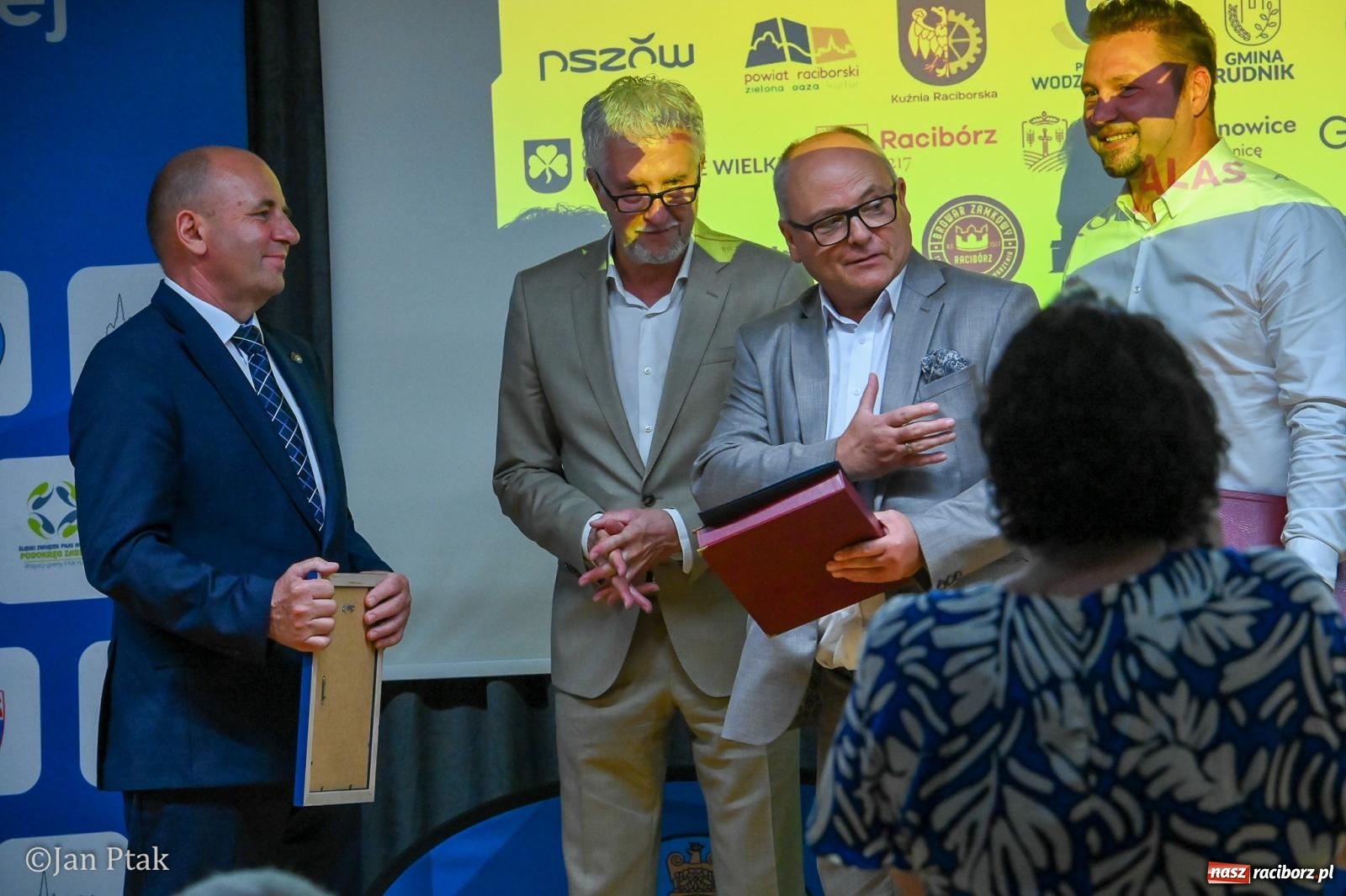 Zdjęcie w galerii na portalu naszraciborz.pl: 80 lat Podokręgu Racibórz Śląskiego Związku Piłki Nożnej. Jubileuszowa akademia na Zamku Piastowskim wiadomości z regionu
