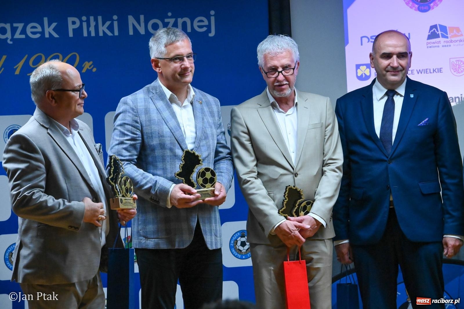 Zdjęcie w galerii na portalu naszraciborz.pl: 80 lat Podokręgu Racibórz Śląskiego Związku Piłki Nożnej. Jubileuszowa akademia na Zamku Piastowskim wiadomości z regionu