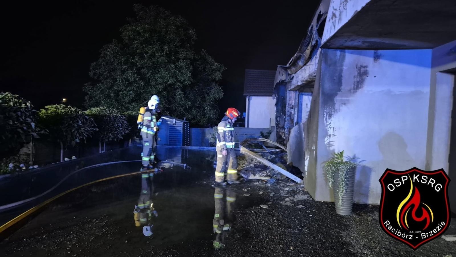 Zdjęcie w galerii na portalu naszraciborz.pl: Nocny pożar garażu w Kornowacu. Straty oszacowano na 450 tysięcy złotych wiadomości z regionu