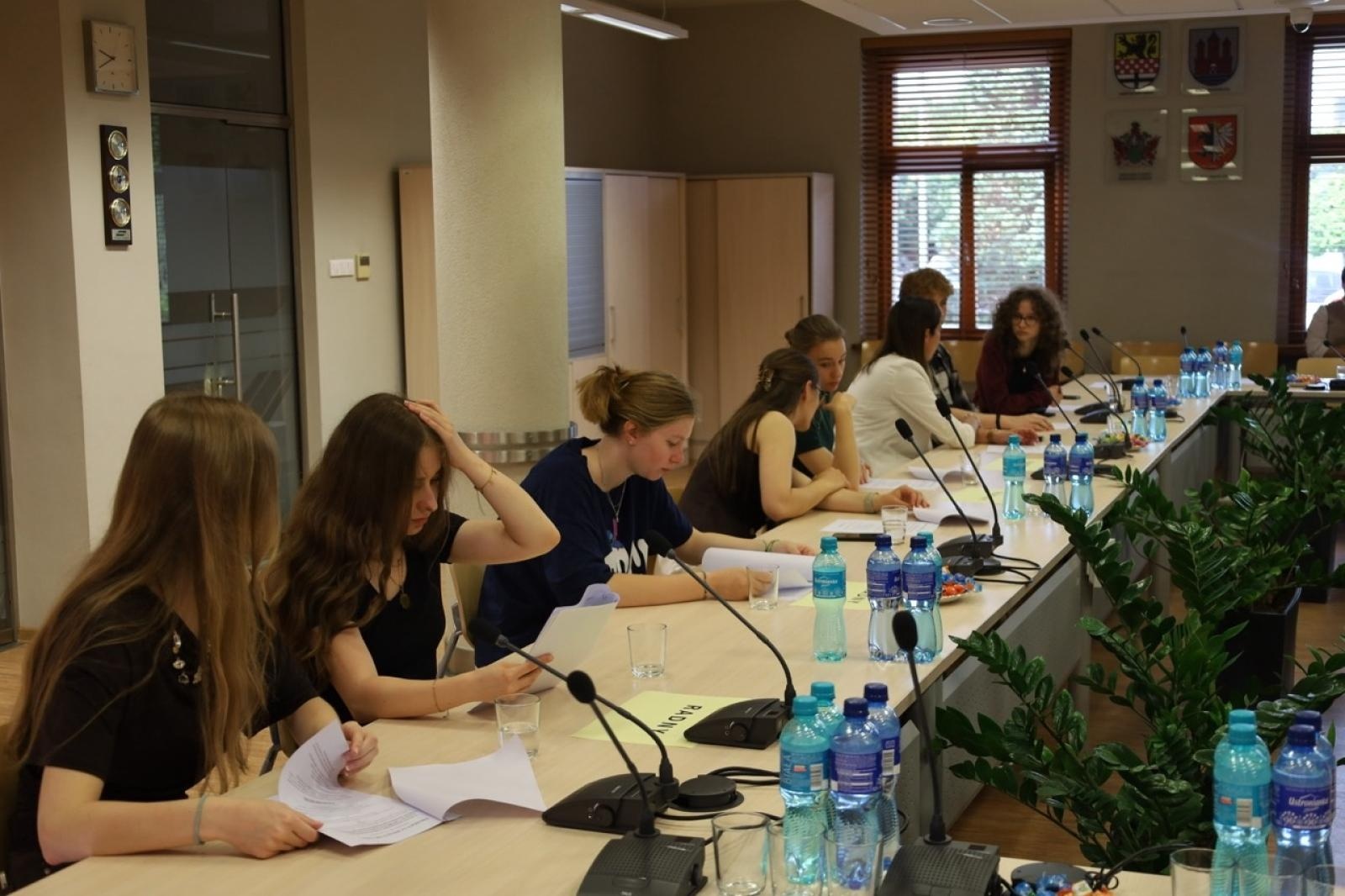 Zdjęcie w galerii na portalu naszraciborz.pl: Młodzi poznawali samorząd od kuchni. Zakończyła się pierwsza edycja projektu edukacyjnego wiadomości z regionu