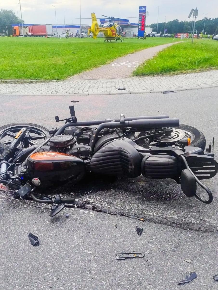 Zdjęcie w galerii na portalu naszraciborz.pl: Tragedia w Gorzyczkach. Ofiara to 45-letni motocyklista z Krzyżanowic wiadomości z regionu