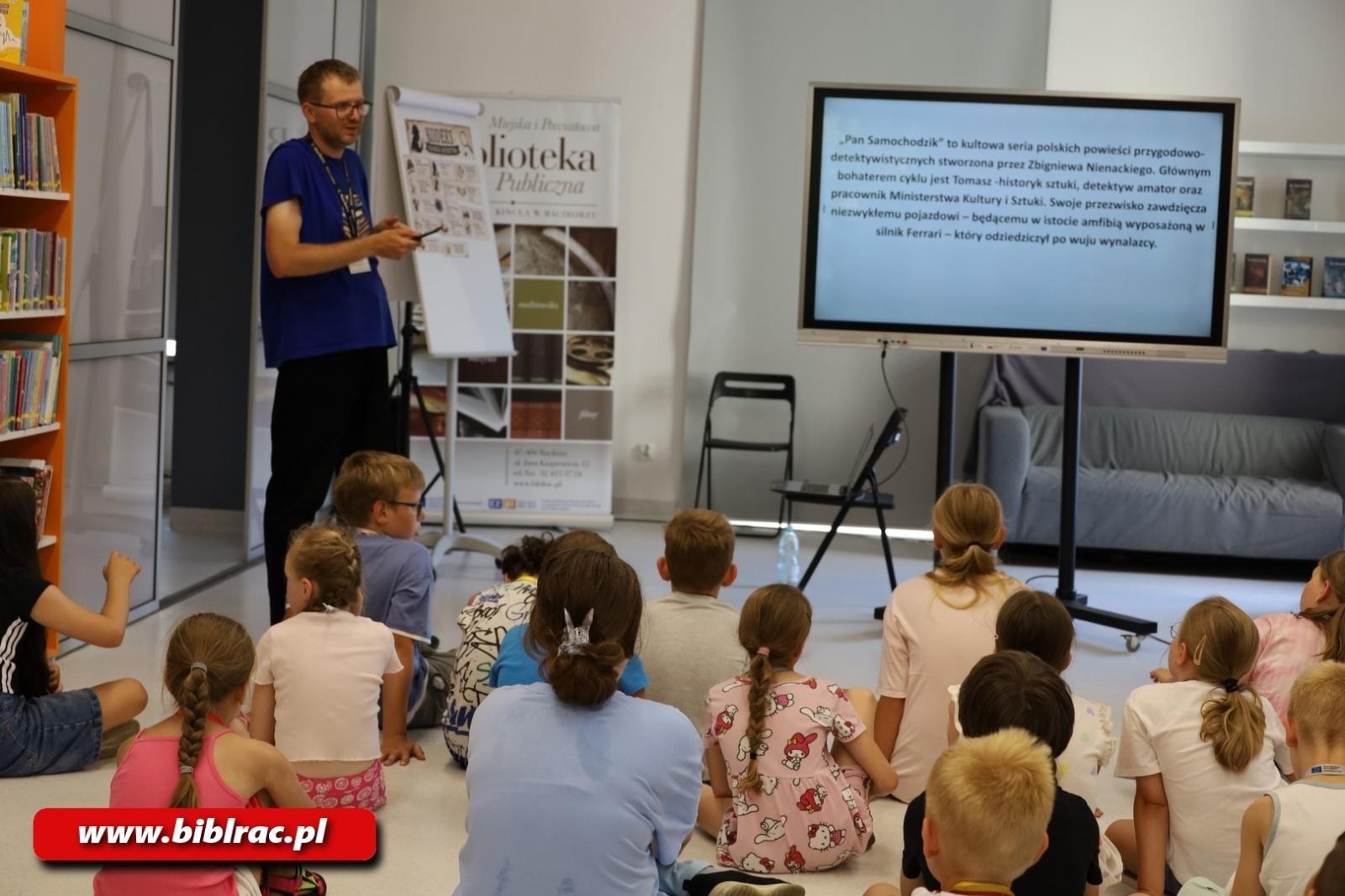 Zdjęcie w galerii na portalu naszraciborz.pl: Lato z Biblioteką: Pan Samochodzik i Ania z Zielonego Wzgórza wiadomości z regionu