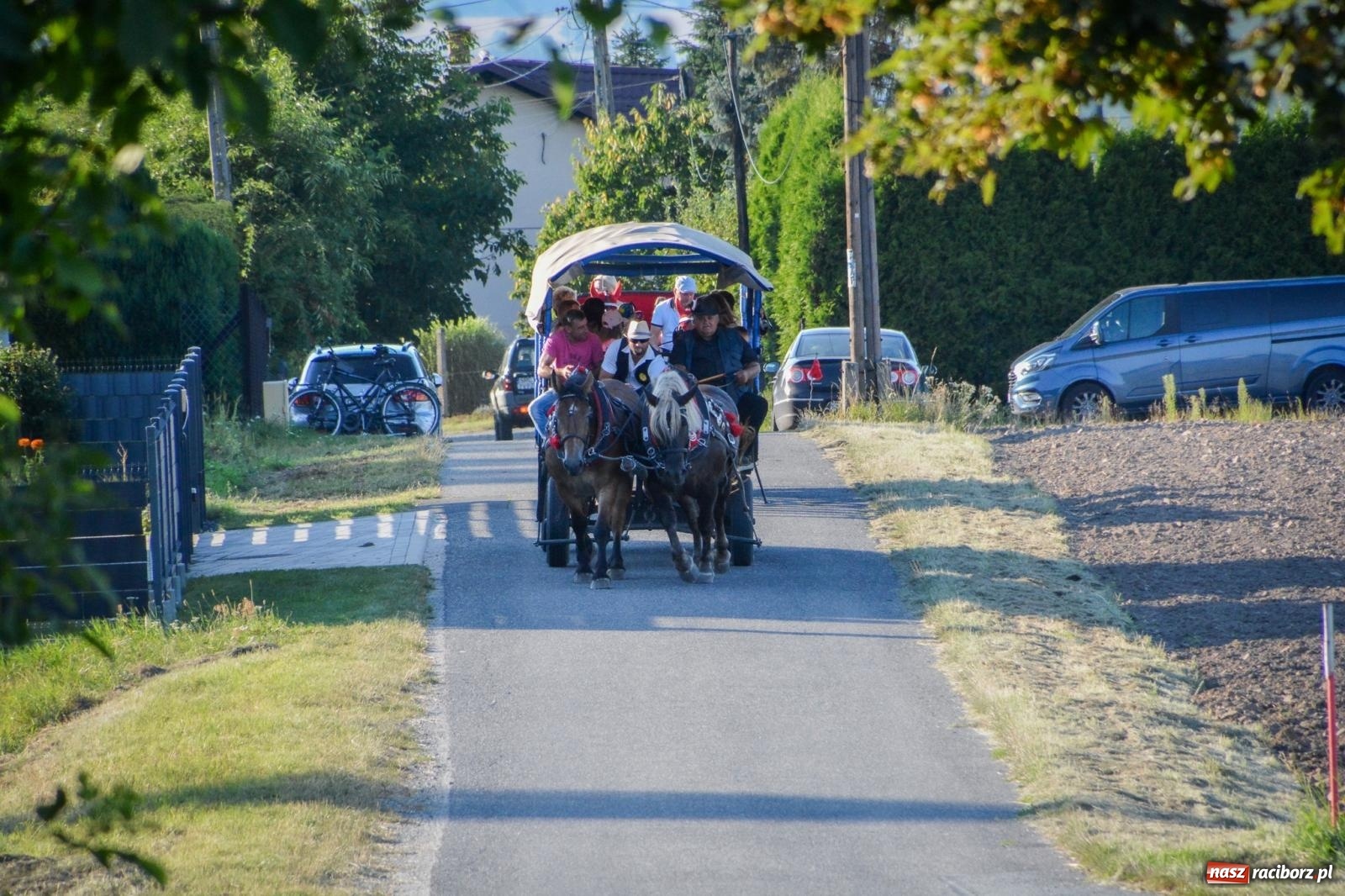 Zdjęcie w galerii na portalu naszraciborz.pl: W Brzeziu jak w Toskanii. Halina Mlynkova wystąpiła na festynie parafialnym [FOTO i WIDEO] wiadomości z regionu