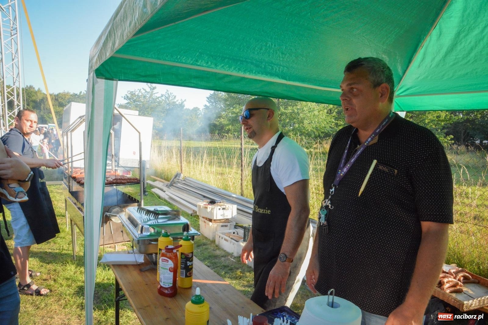 Zdjęcie w galerii na portalu naszraciborz.pl: W Brzeziu jak w Toskanii. Halina Mlynkova wystąpiła na festynie parafialnym [FOTO i WIDEO] wiadomości z regionu