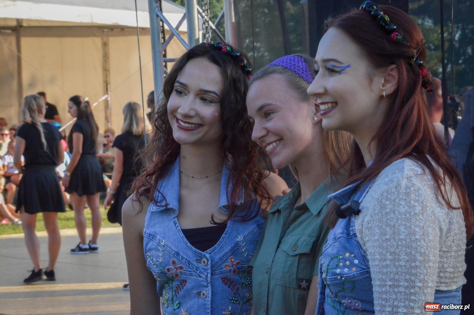 Zdjęcie w galerii na portalu naszraciborz.pl: W Brzeziu jak w Toskanii. Halina Mlynkova wystąpiła na festynie parafialnym [FOTO i WIDEO] wiadomości z regionu