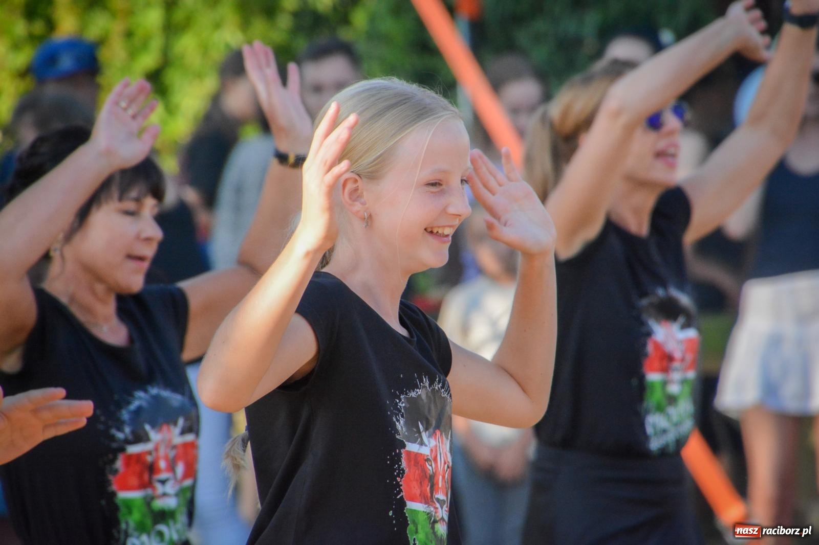 Zdjęcie w galerii na portalu naszraciborz.pl: W Brzeziu jak w Toskanii. Halina Mlynkova wystąpiła na festynie parafialnym [FOTO i WIDEO] wiadomości z regionu
