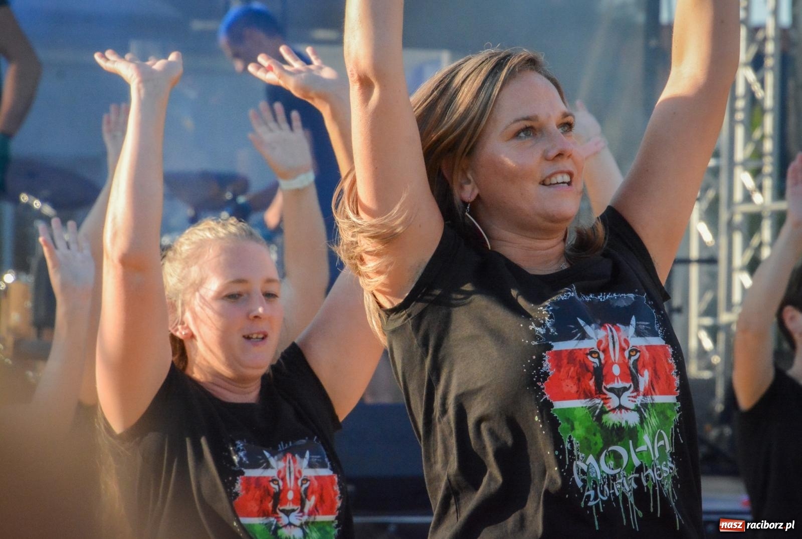 Zdjęcie w galerii na portalu naszraciborz.pl: W Brzeziu jak w Toskanii. Halina Mlynkova wystąpiła na festynie parafialnym [FOTO i WIDEO] wiadomości z regionu