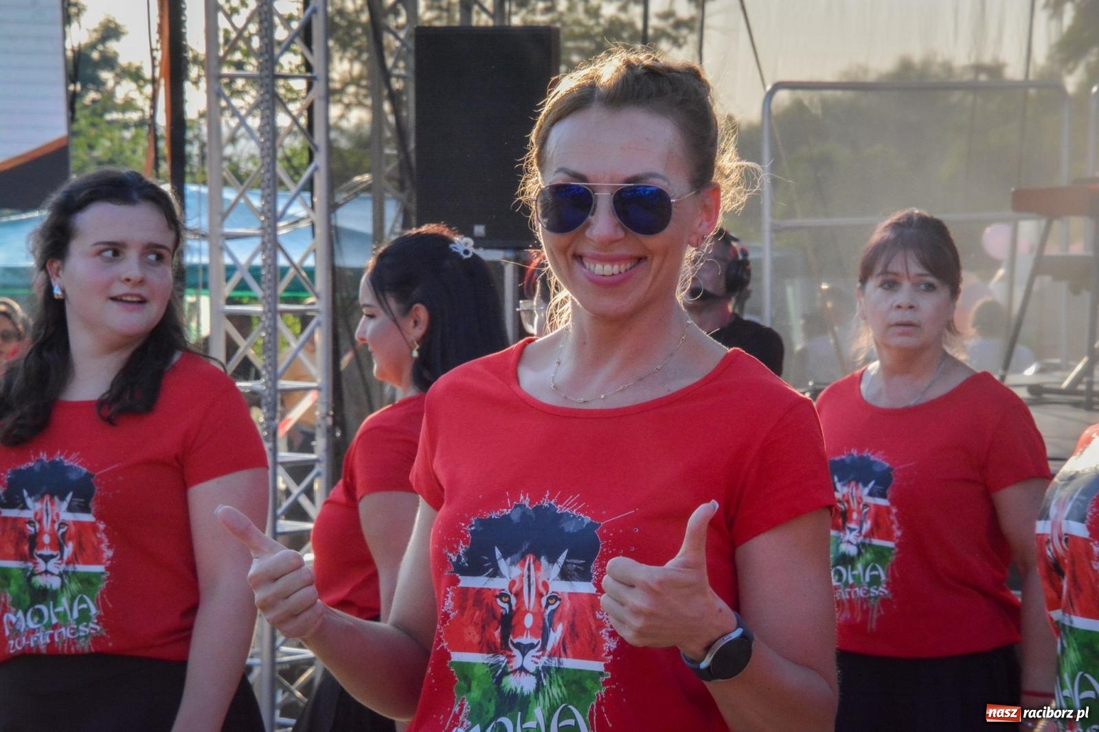 Zdjęcie w galerii na portalu naszraciborz.pl: W Brzeziu jak w Toskanii. Halina Mlynkova wystąpiła na festynie parafialnym [FOTO i WIDEO] wiadomości z regionu