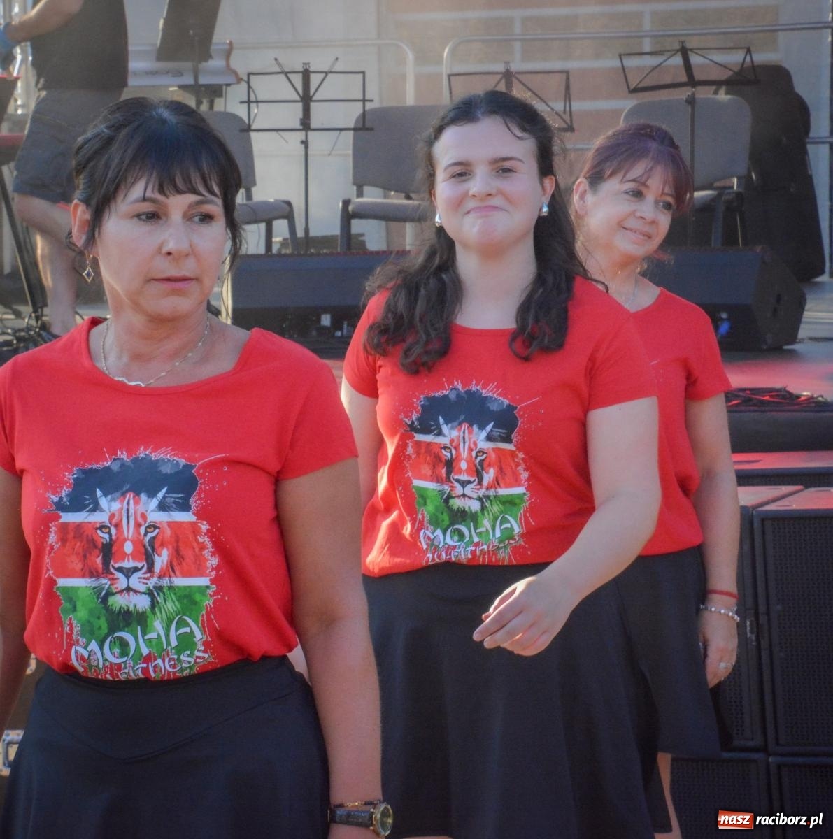 Zdjęcie w galerii na portalu naszraciborz.pl: W Brzeziu jak w Toskanii. Halina Mlynkova wystąpiła na festynie parafialnym [FOTO i WIDEO] wiadomości z regionu