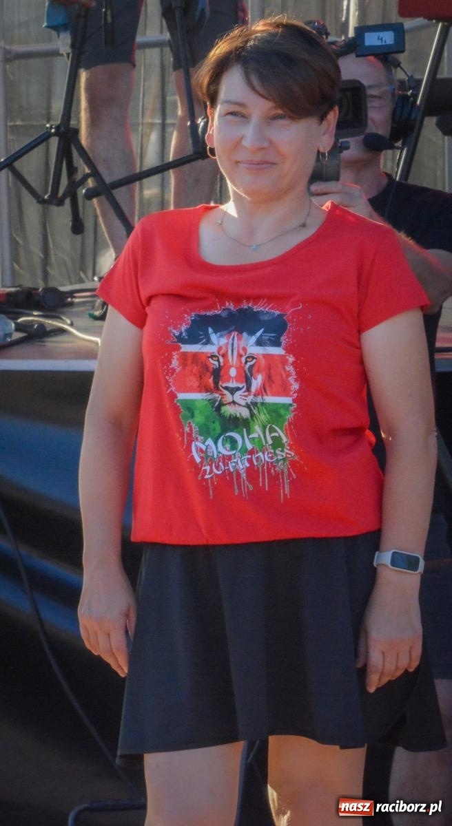Zdjęcie w galerii na portalu naszraciborz.pl: W Brzeziu jak w Toskanii. Halina Mlynkova wystąpiła na festynie parafialnym [FOTO i WIDEO] wiadomości z regionu